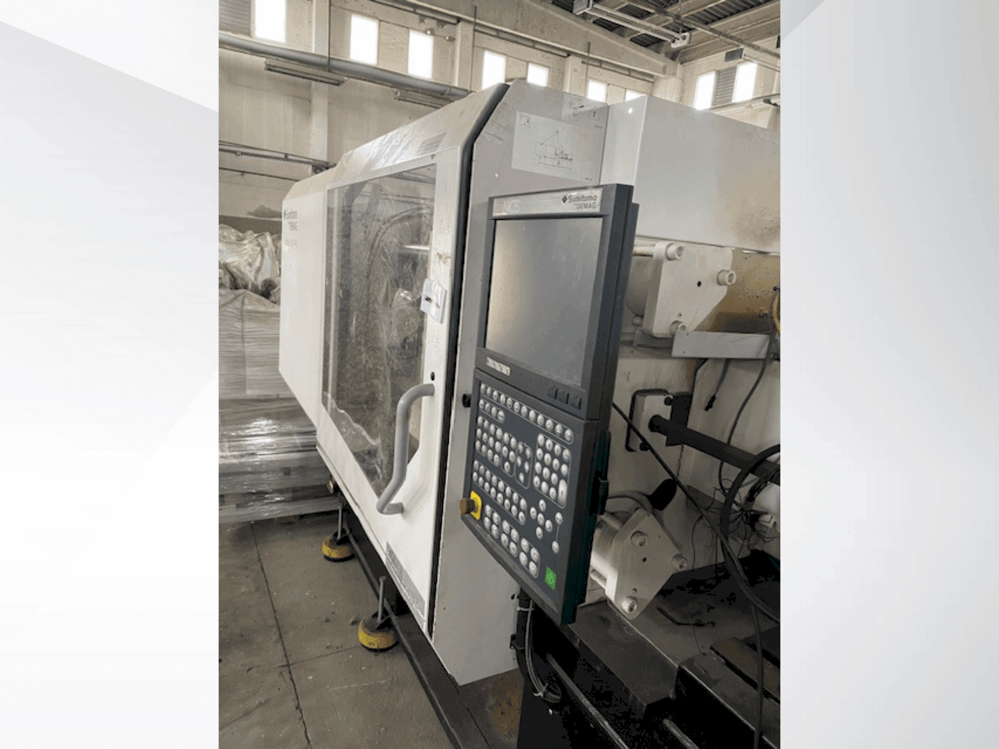 A SUMITOMO SHI DEMAG IntElect 160/520-340 smart gép elölnézete
