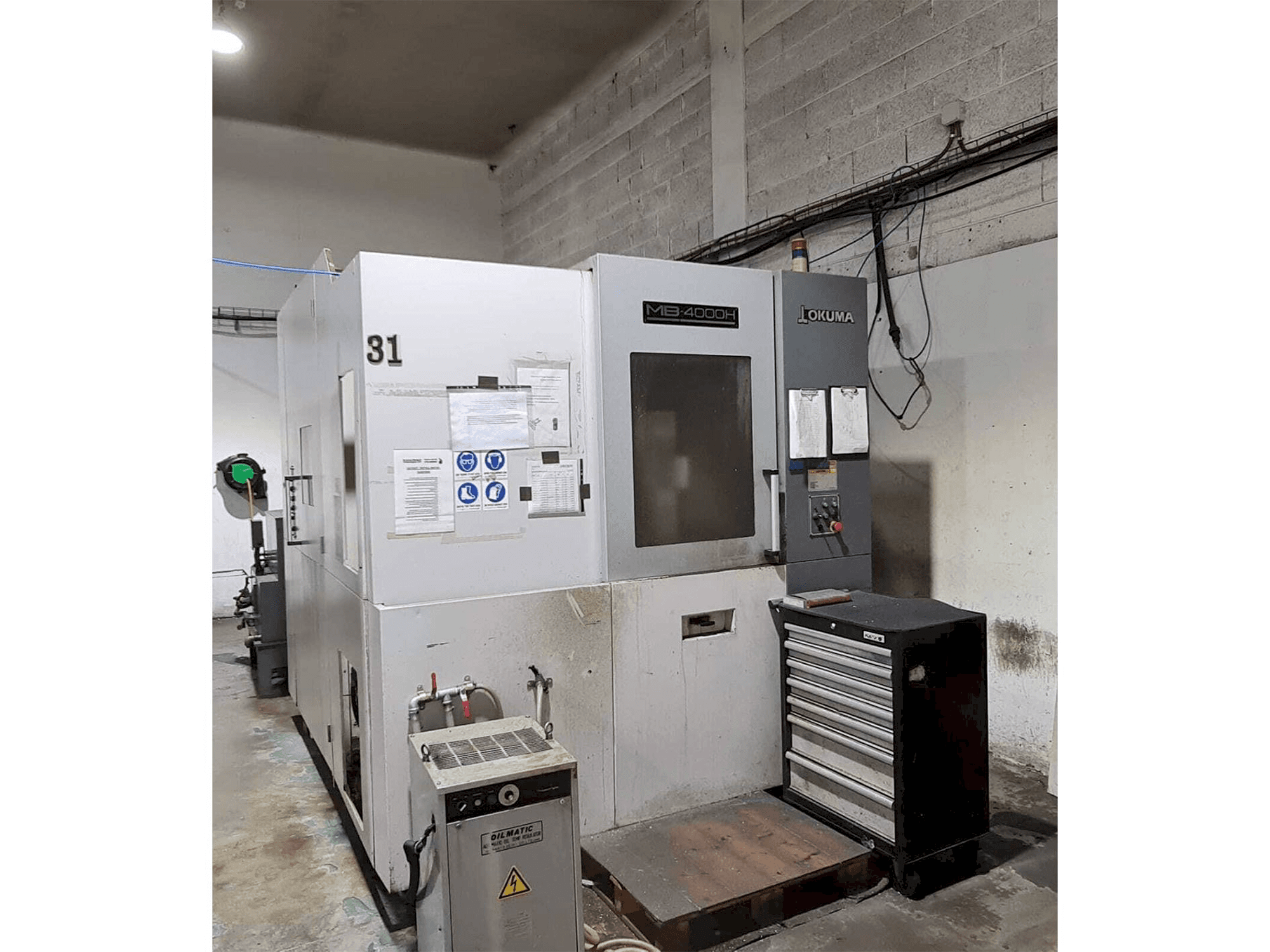 A Okuma MB-4000H gép elölnézete