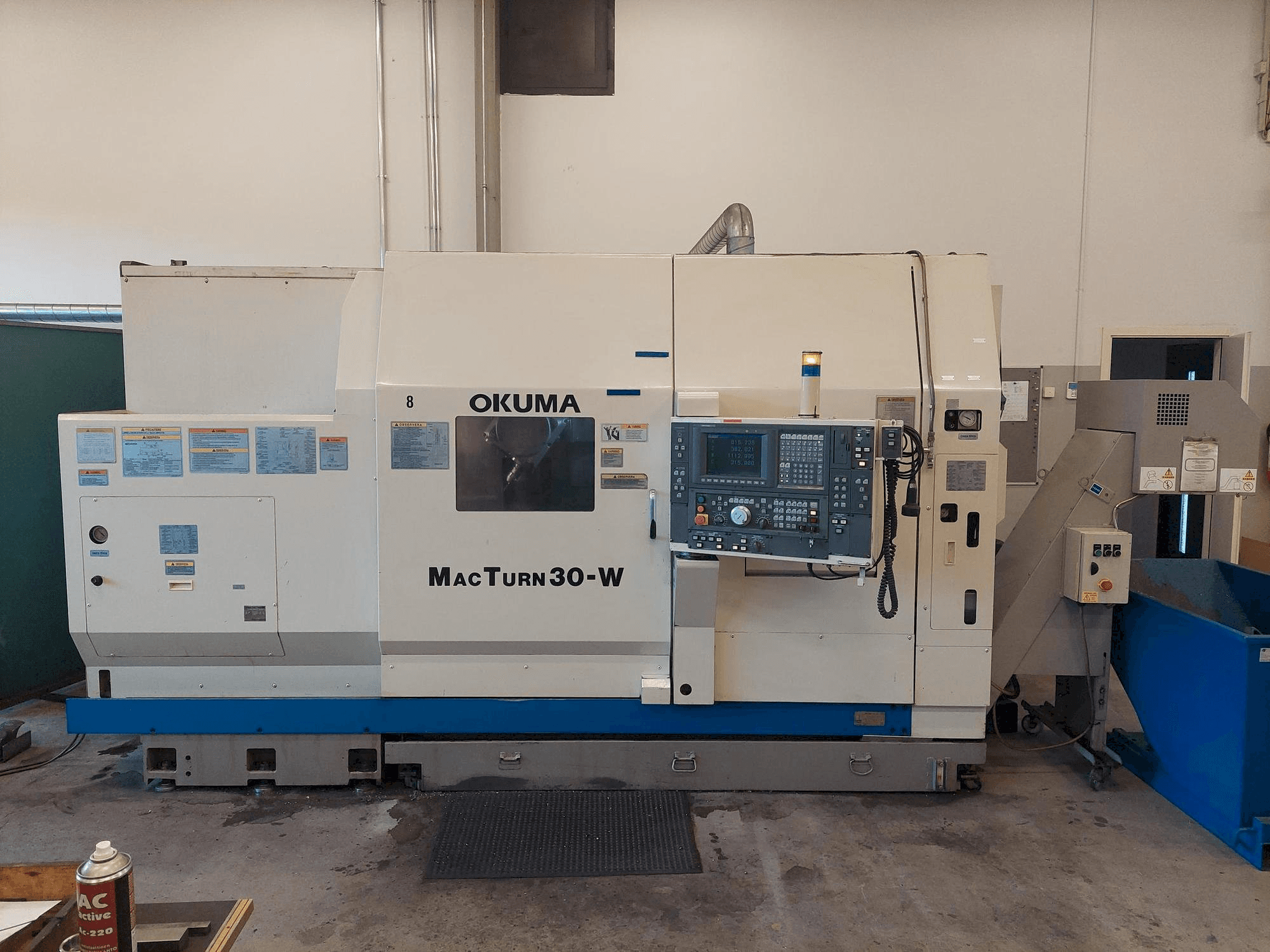 A Okuma Macturn 30 gép elölnézete