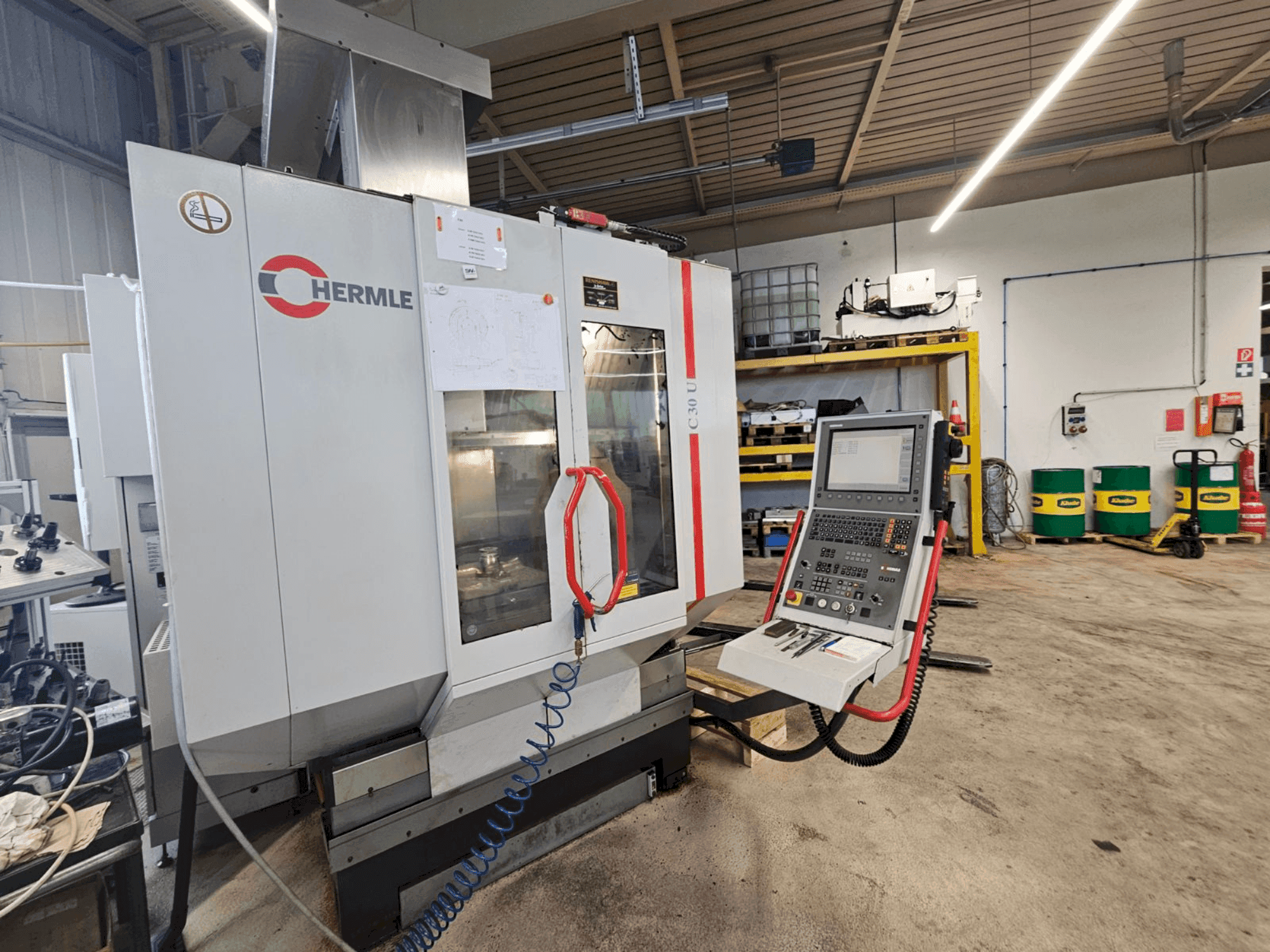 A HERMLE C 30 U gép elölnézete