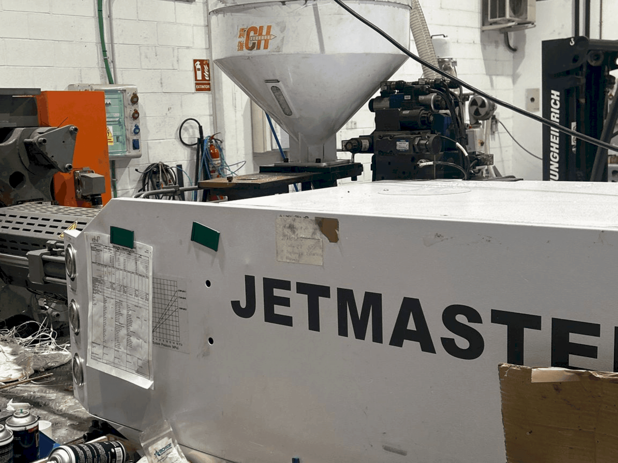 A CHEN HSONG JM160-MK6e gép elölnézete