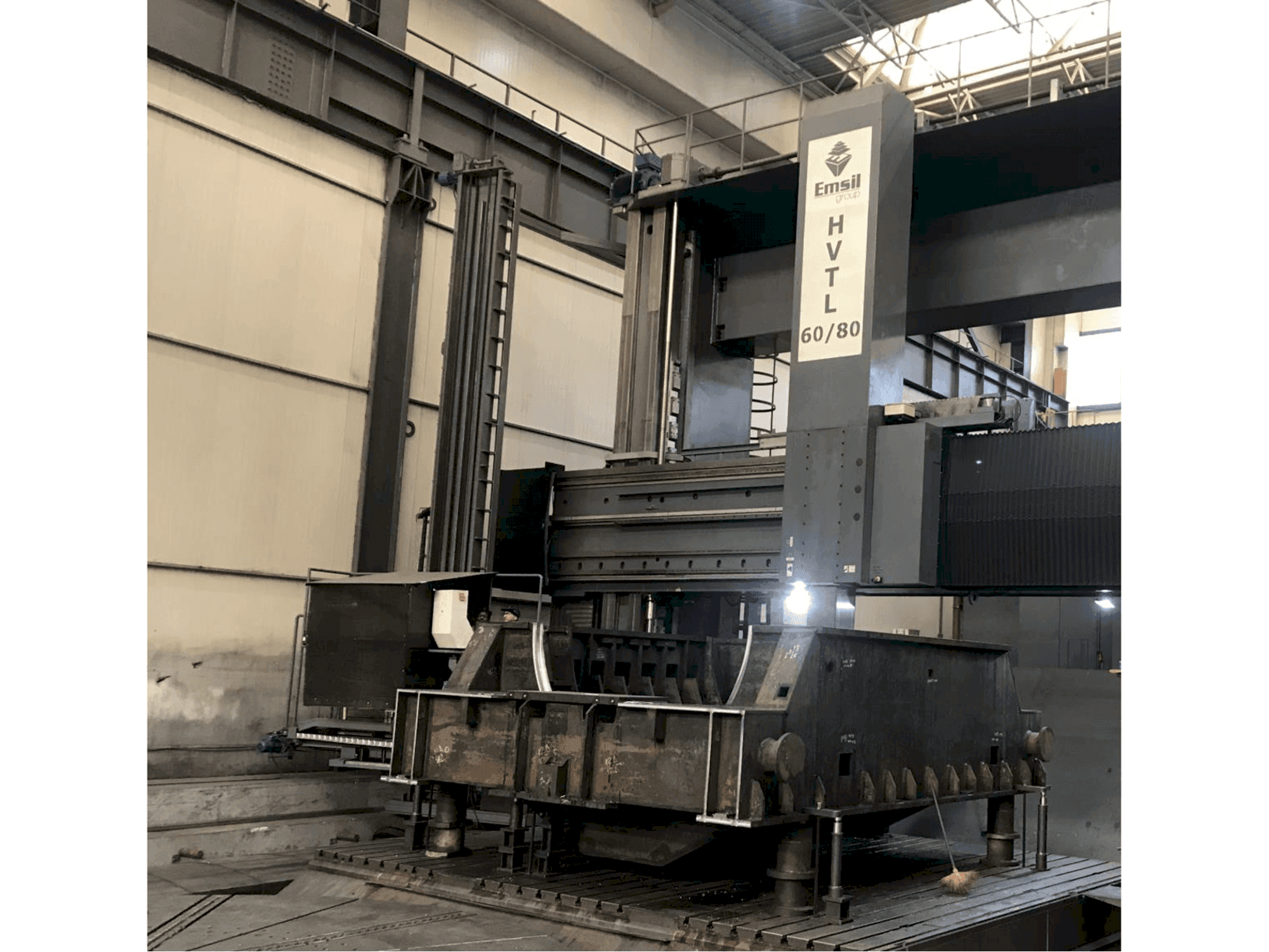 A Emsil HVTL 60/80 gép elölnézete