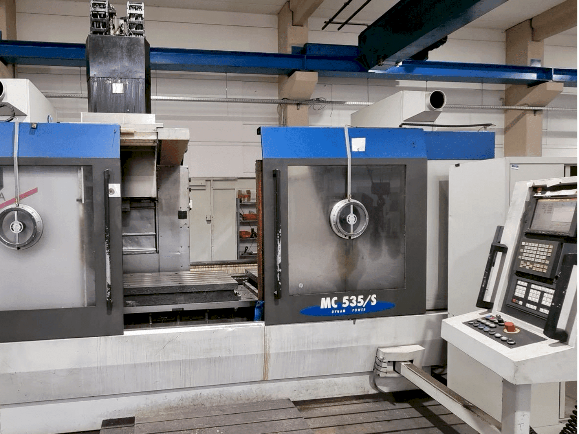 A STAMA MC 535 gép elölnézete