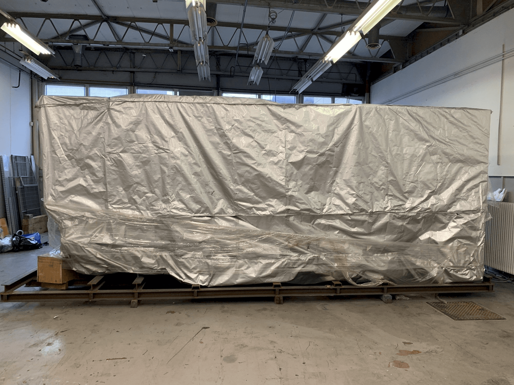 A YCM NH 500A gép elölnézete