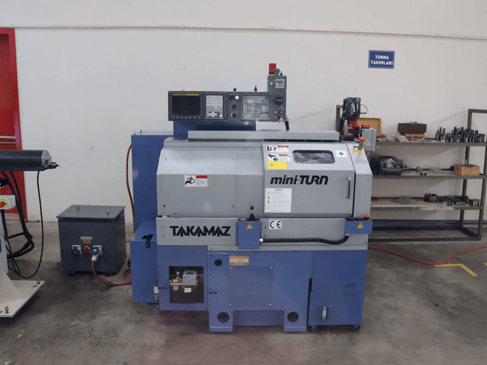 A Takamaz mini-TURN gép elölnézete