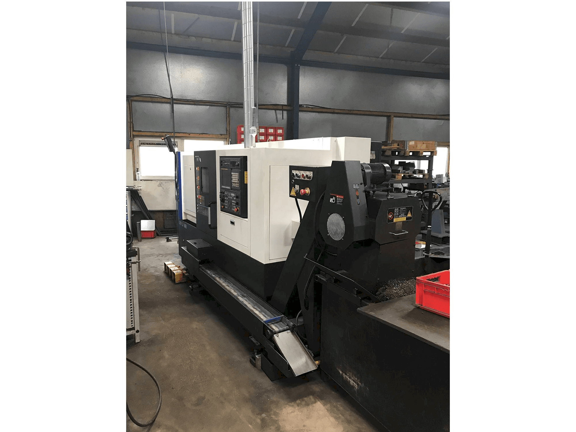 A Hyundai Wia L230LMSA gép elölnézete