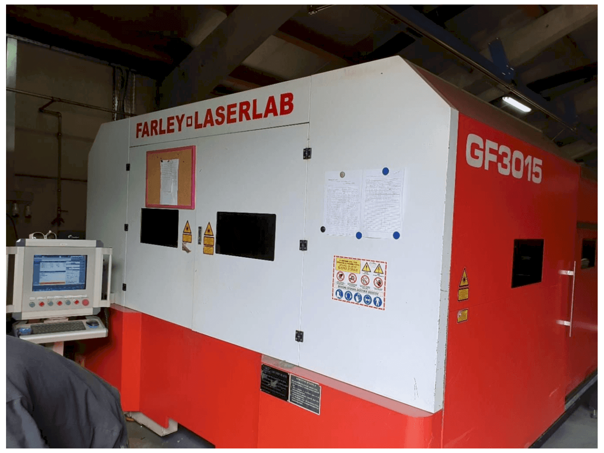 A Farley Laserlab Ht Gf 3015 Fiber gép elölnézete