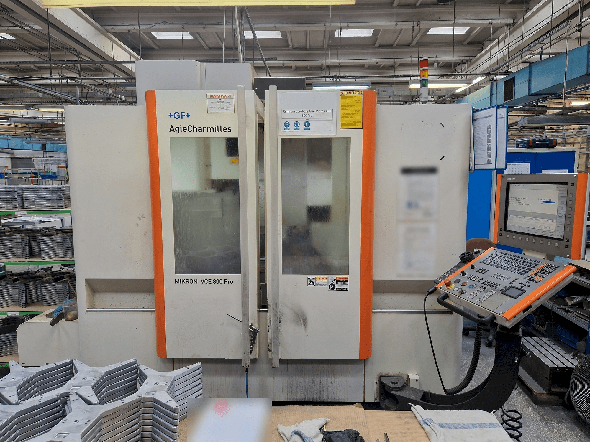 A AgieCharmilles MIKRON VCE 800 PRO gép elölnézete