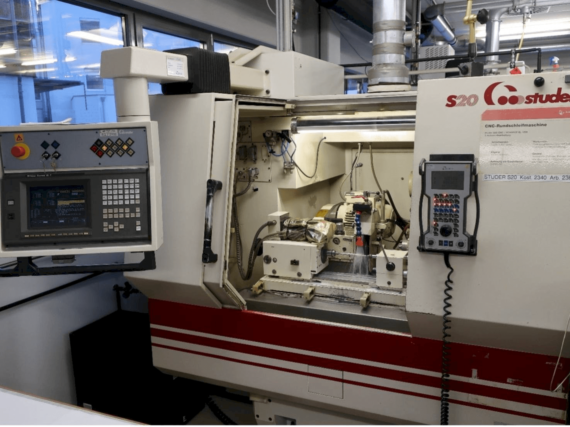 A STUDER S20-CNC gép elölnézete