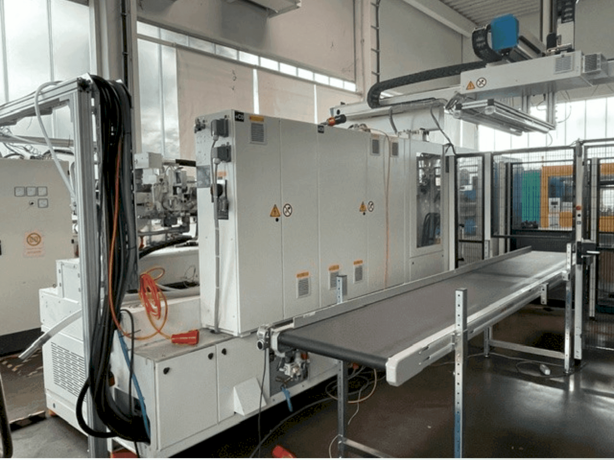 A Krauss Maffei 300-1400 CX MC6 gép elölnézete