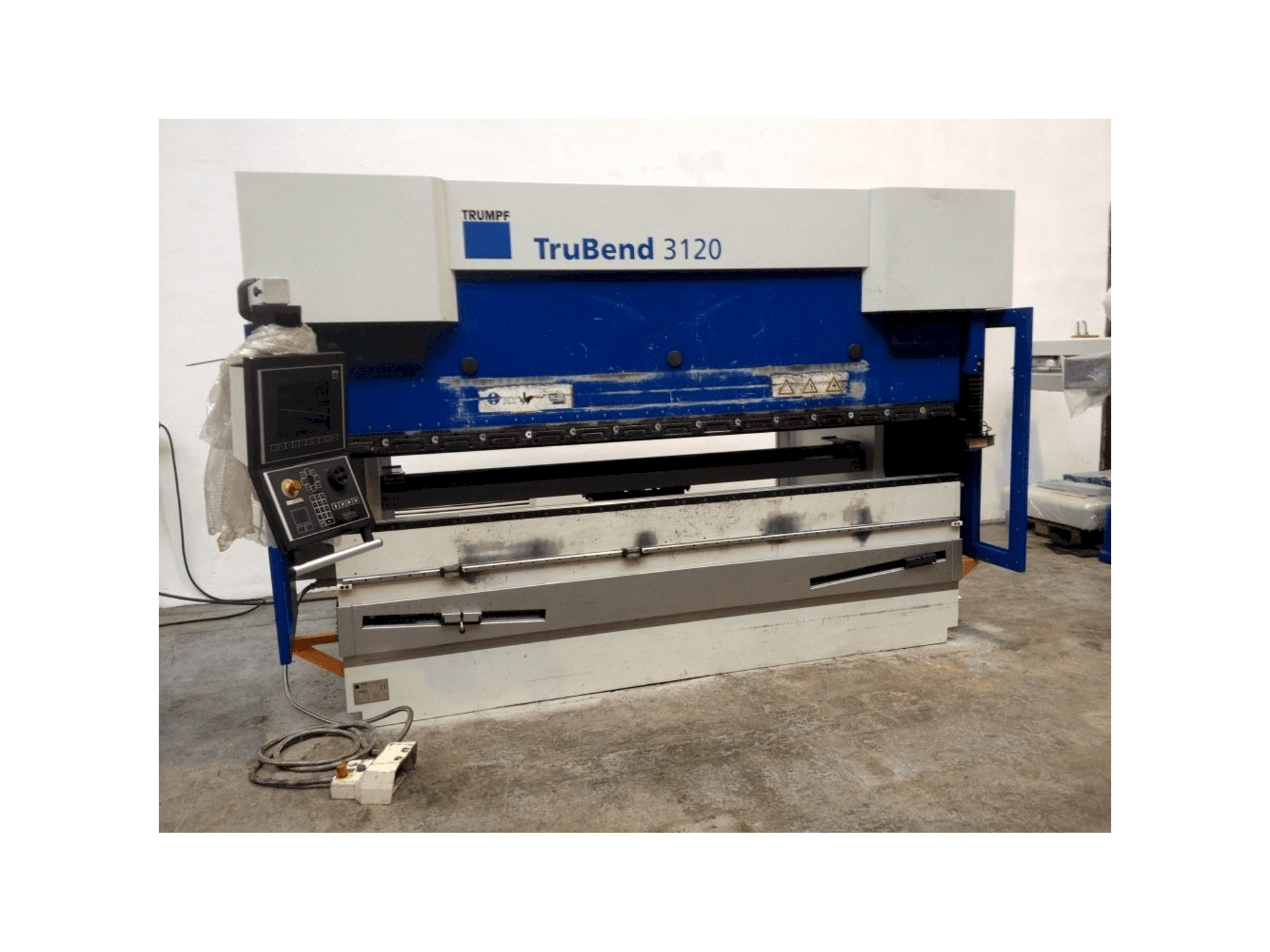 A Trumpf TruBend 3120 gép elölnézete