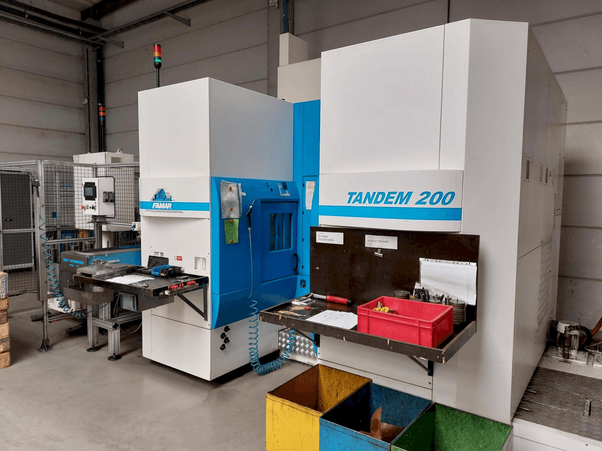 A Famar Tandem 200 gép elölnézete