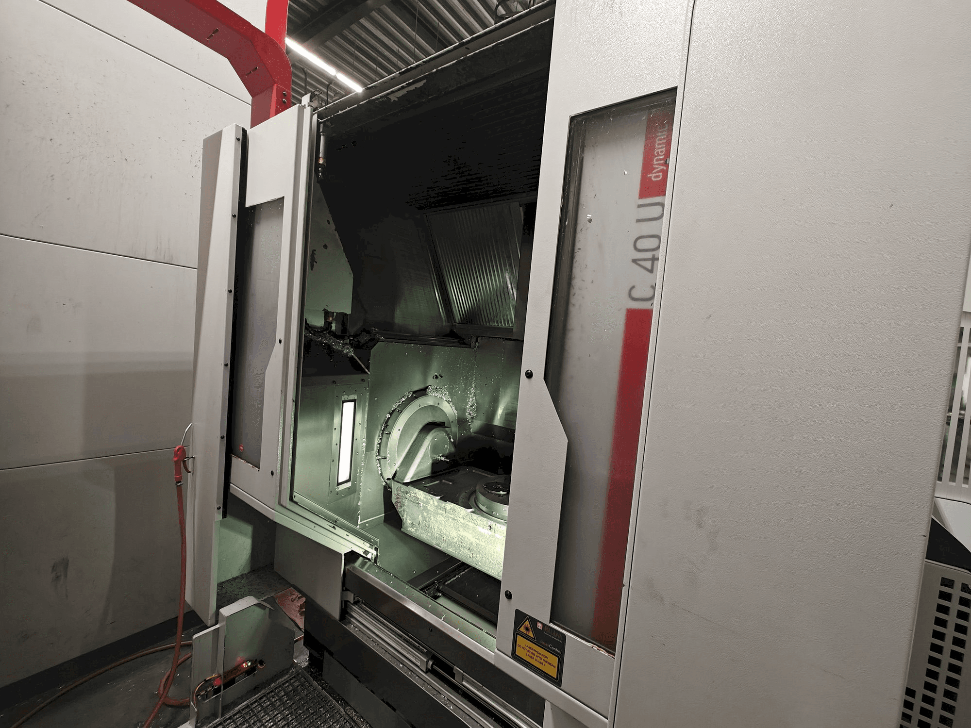 A HERMLE C 40 U gép elölnézete