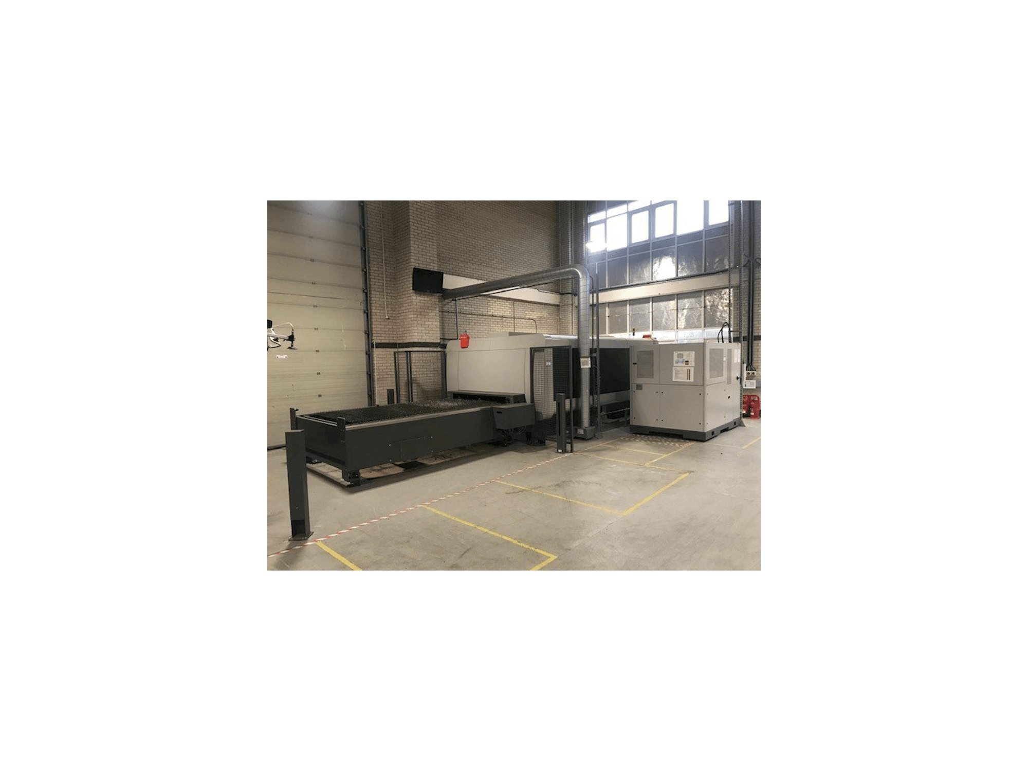 A Bystronic BySprint Fiber 3015 gép elölnézete