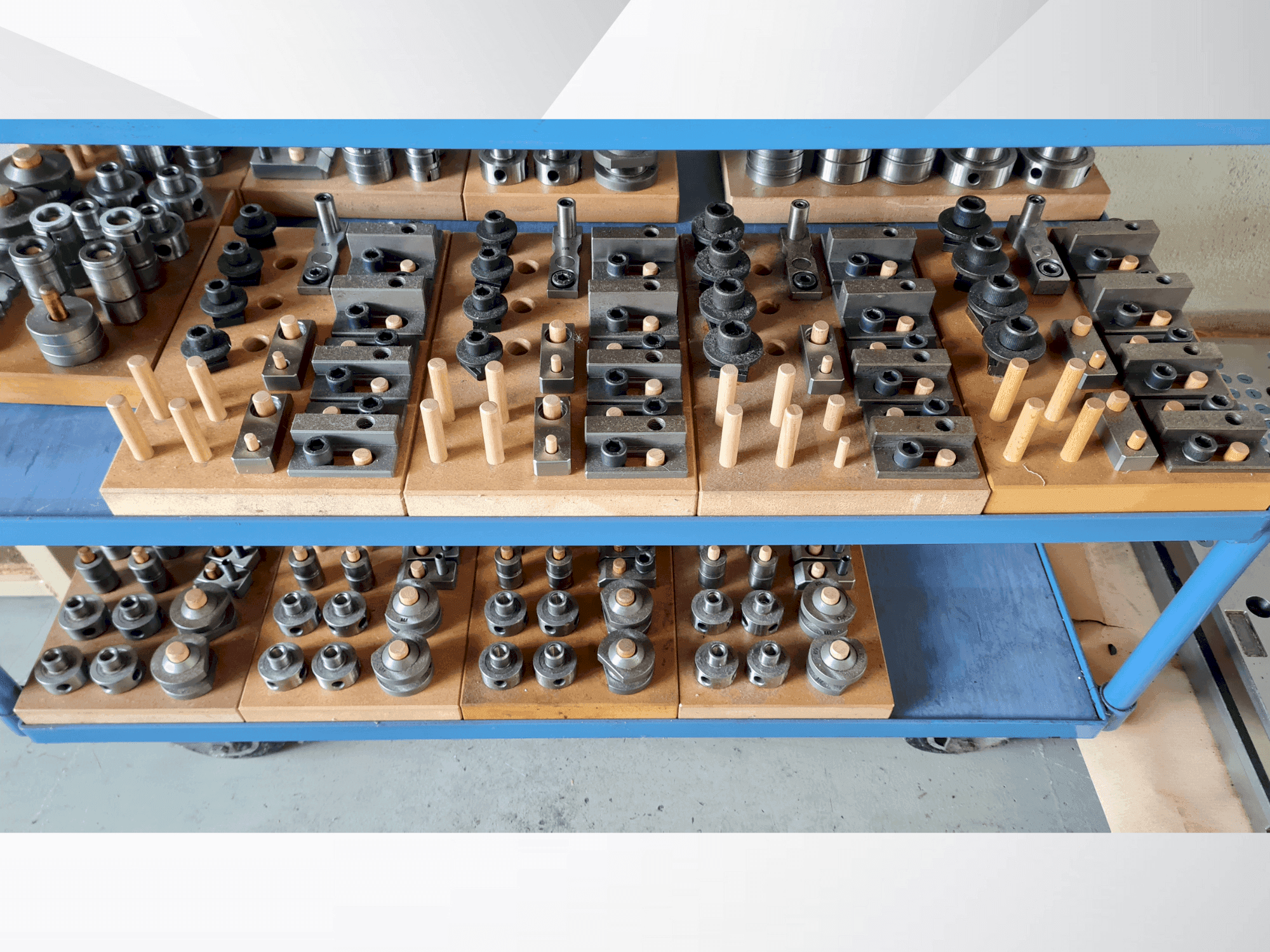 A MEUSBURGER H1000 556/466/366 gép elölnézete