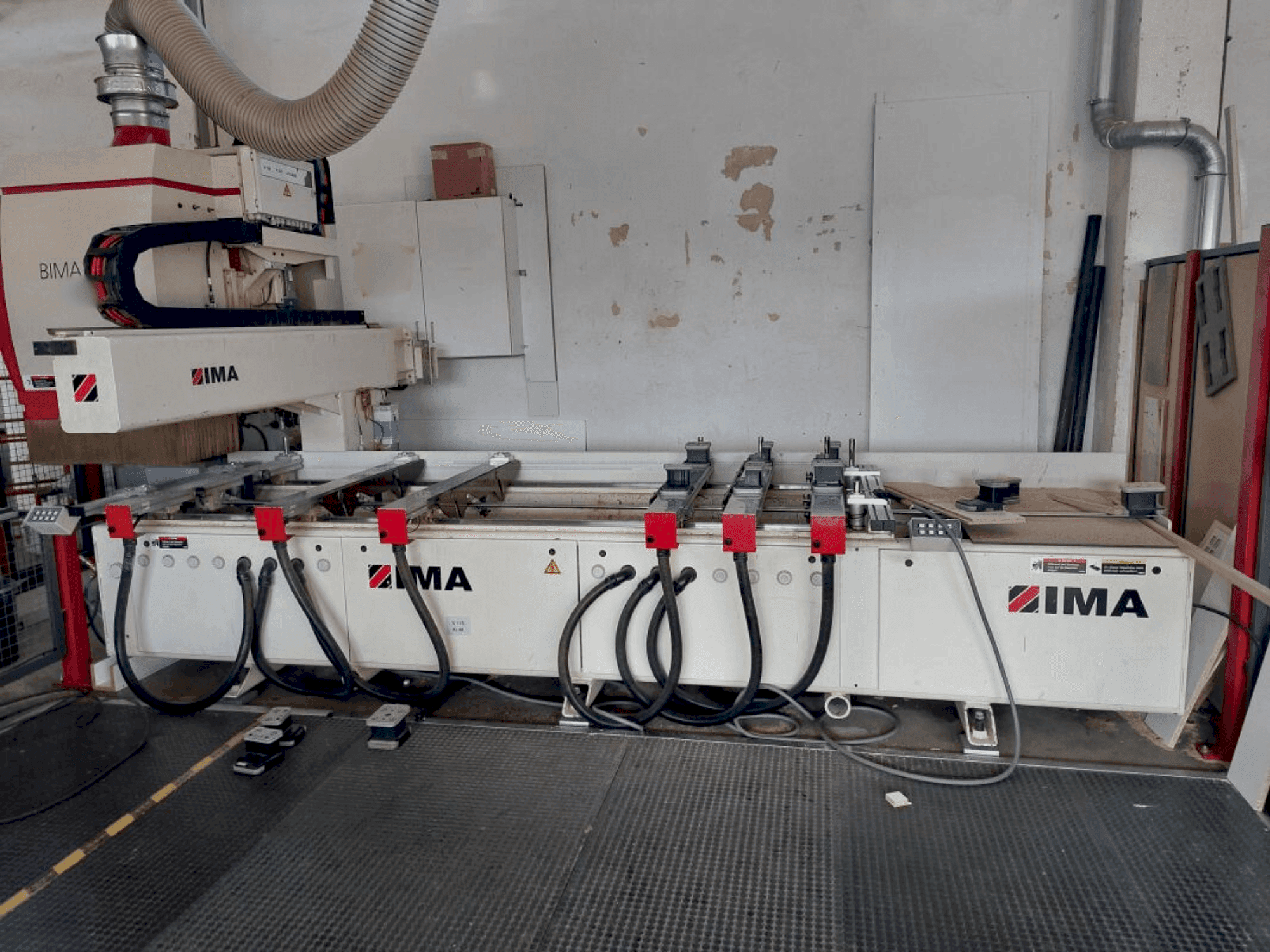 A IMA BIMA 310 120/300 gép elölnézete