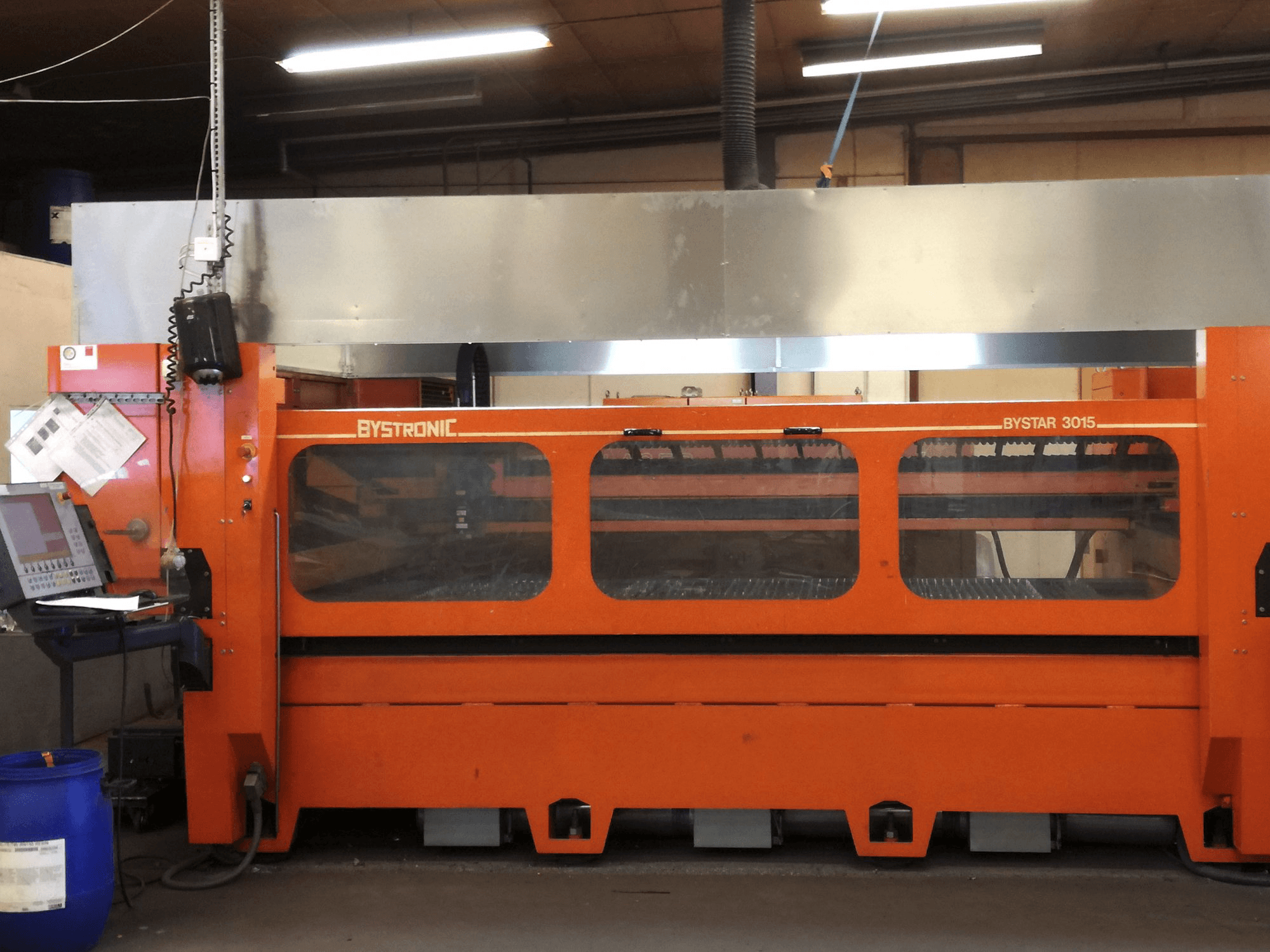 A Bystronic Bystar 3015 gép elölnézete