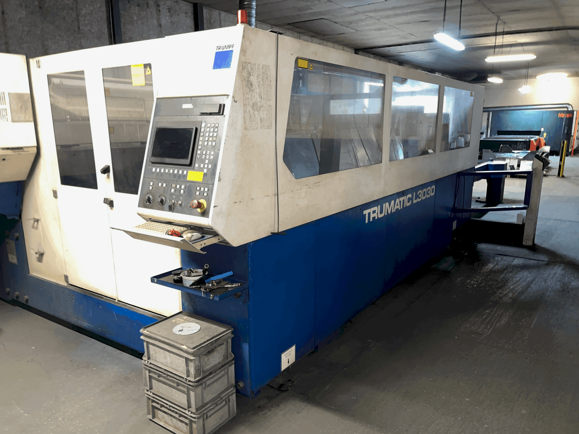 A TRUMPF TRUMATIC L3030 gép elölnézete