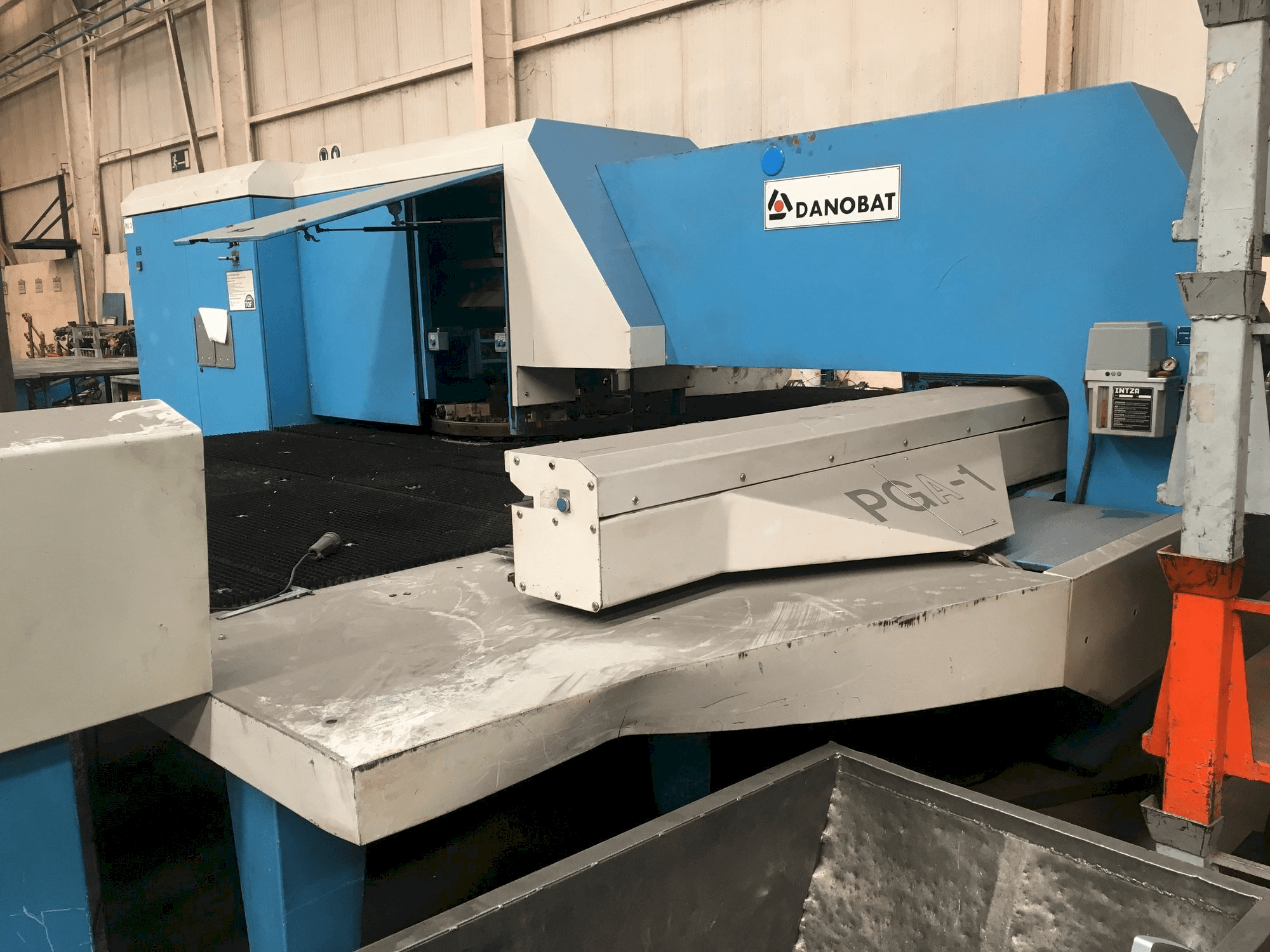 A DANOBAT PGA-1 gép elölnézete