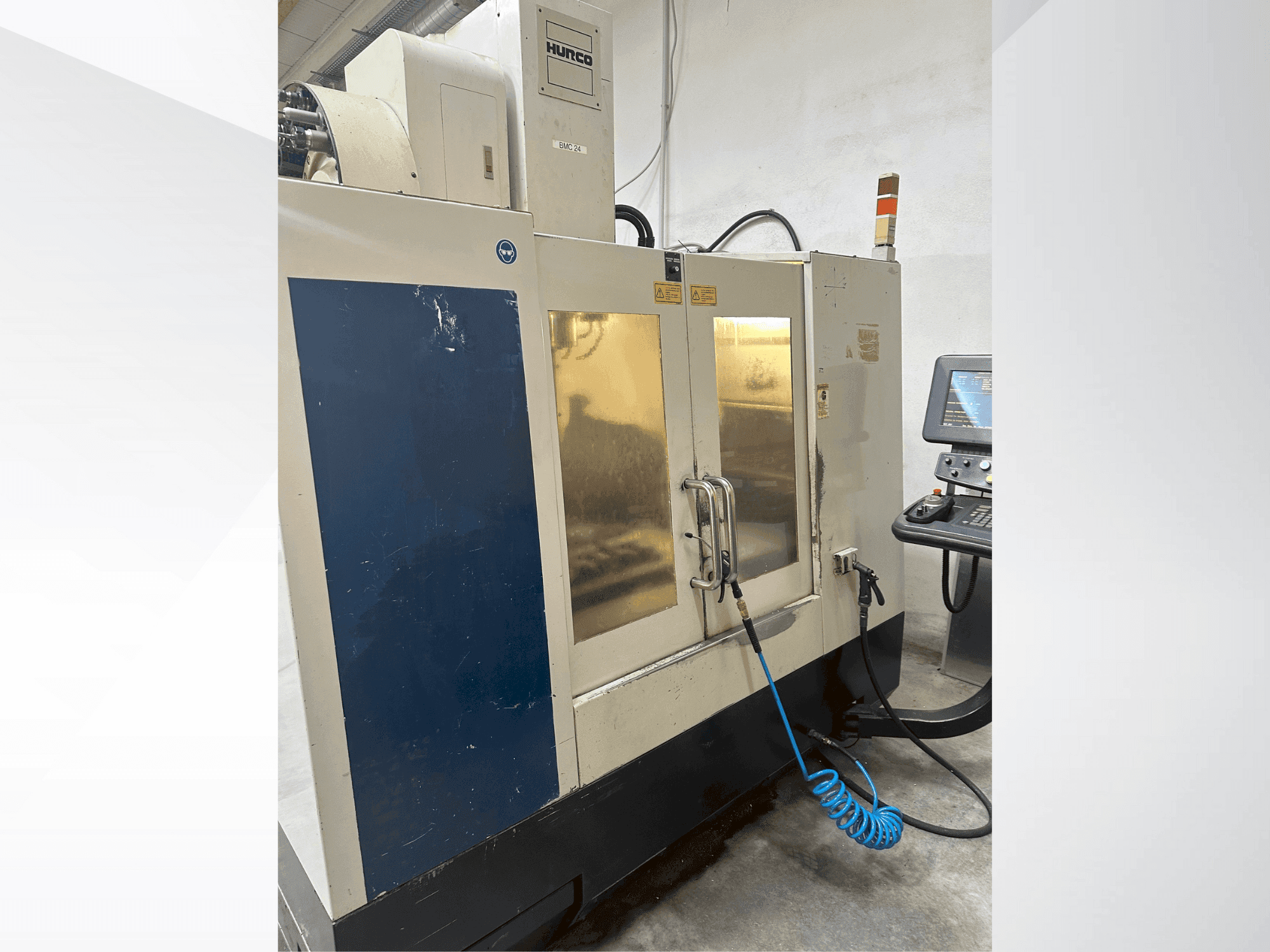 A Hurco BMC 2416 gép elölnézete