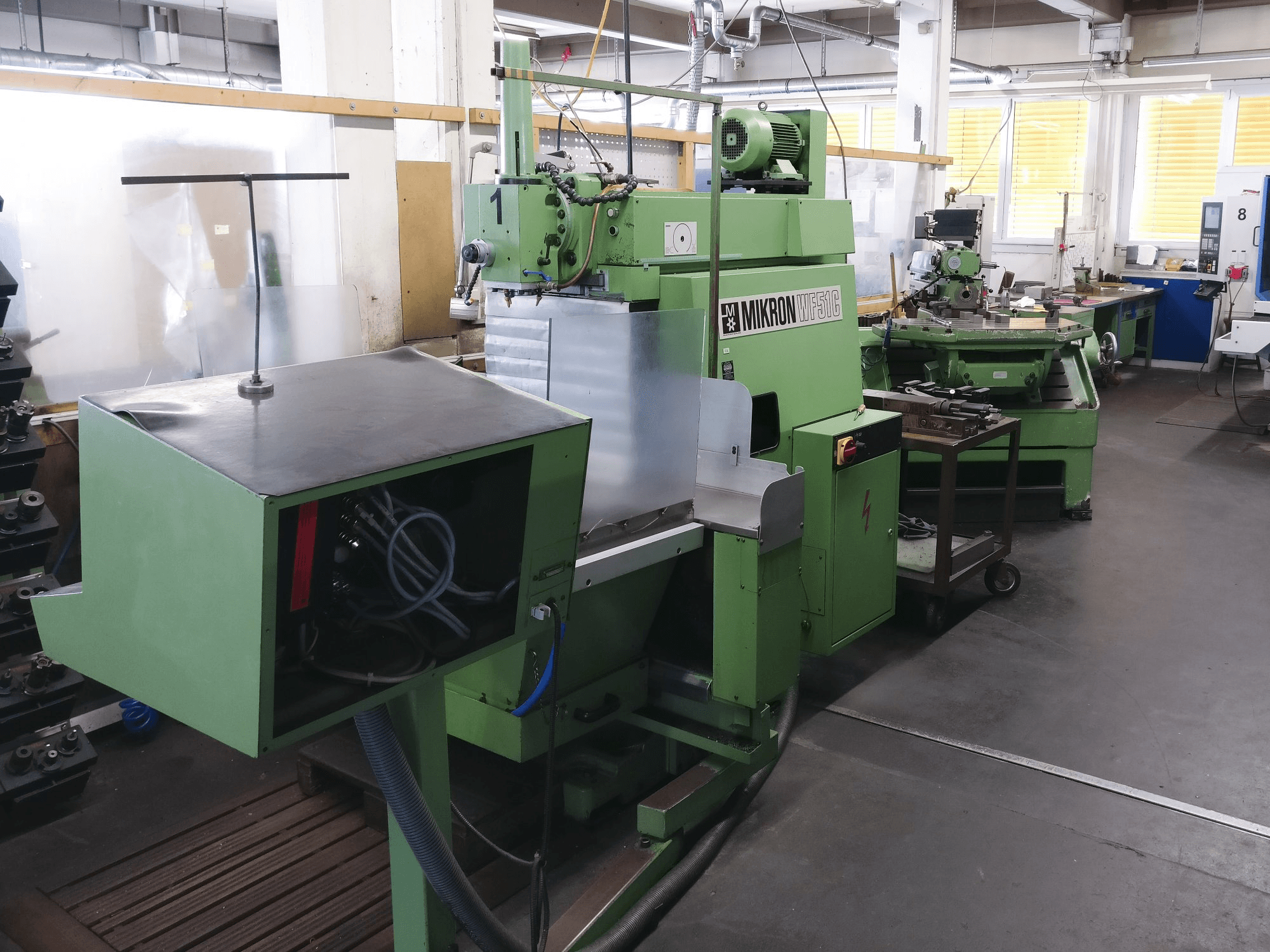 A Mikron WF 51C/150 gép bal oldali nézete