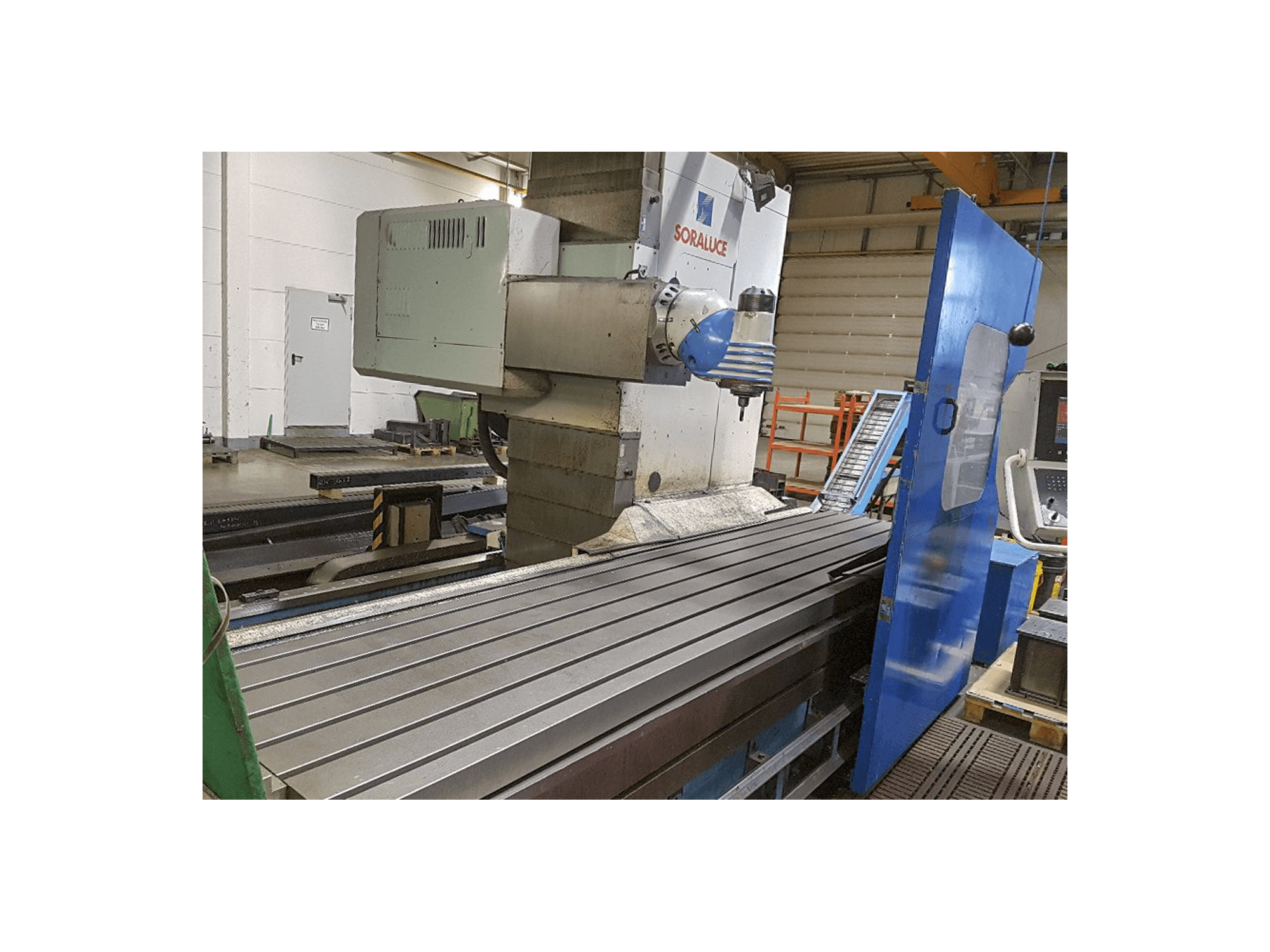 A Soraluce SL-4000 gép bal oldali nézete