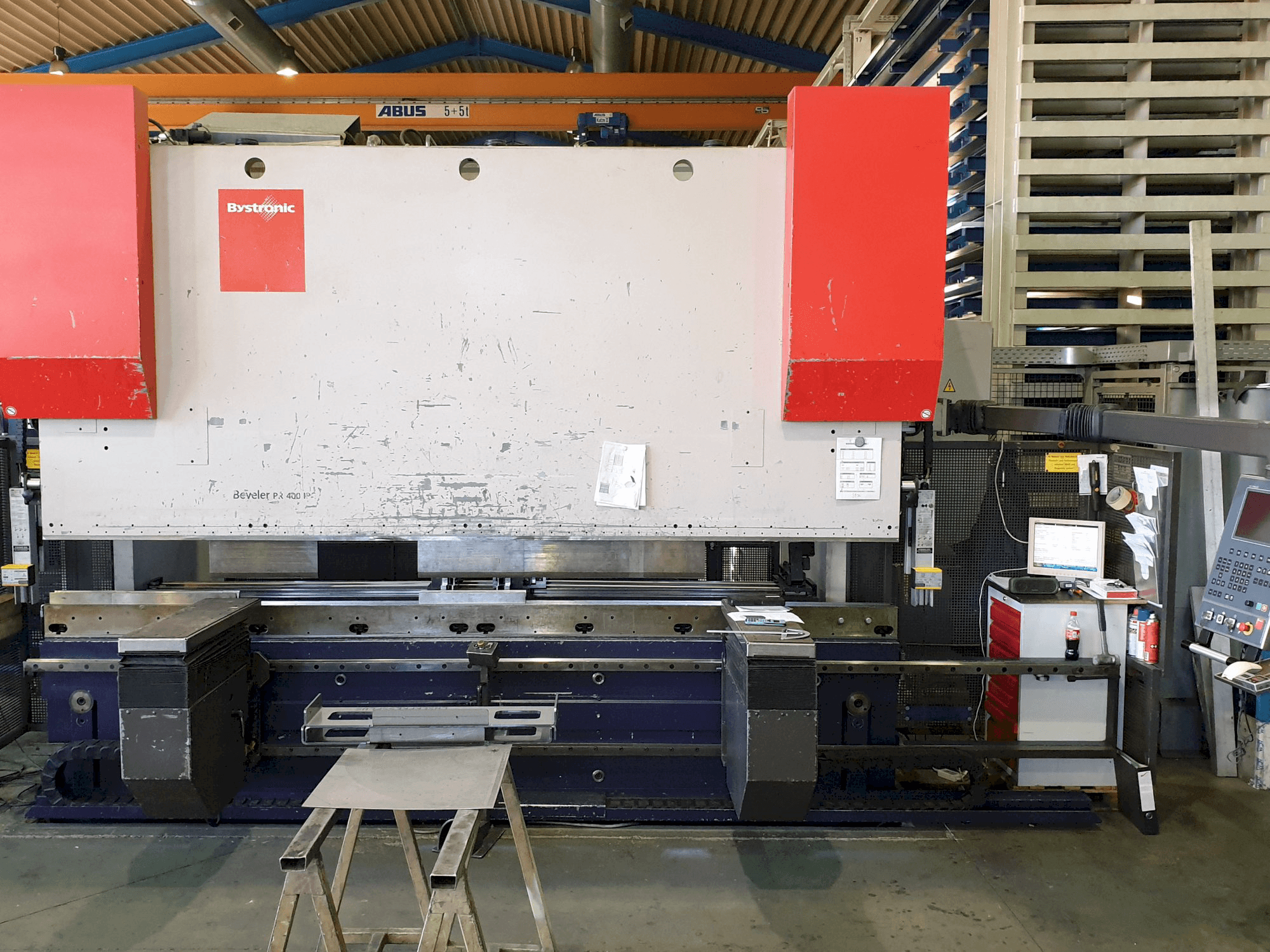 A Bystronic Beyeler PR 400 x 4100 gép elölnézete