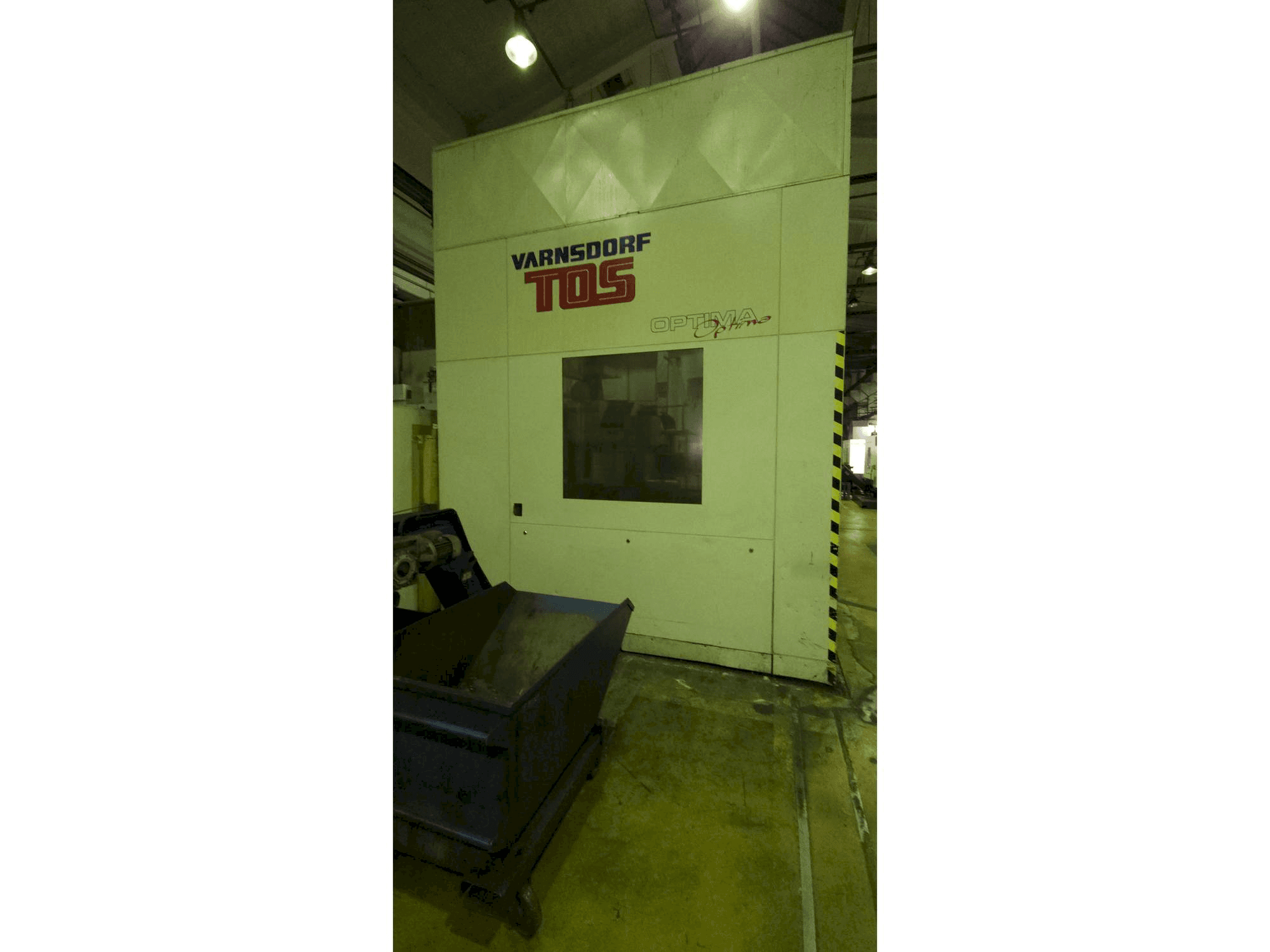 A TOS Optima gép elölnézete