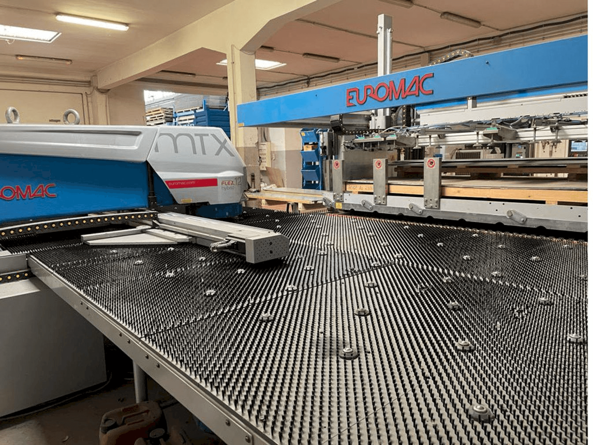 A Euromac MTX Flex 12 Hybrid gép elölnézete