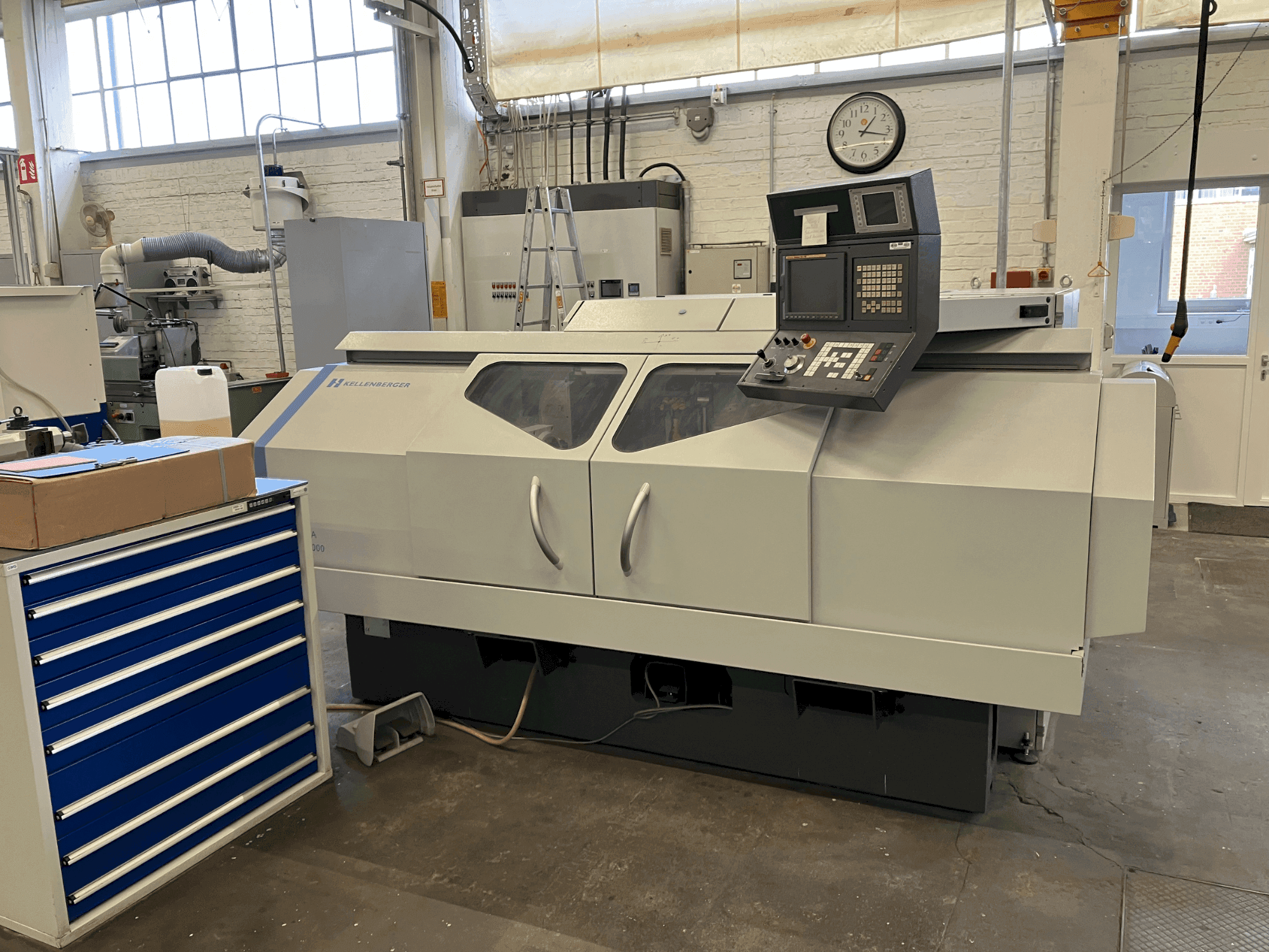 A KELLENBERGER KEL-VISTA UR1-2-3 175 gép elölnézete