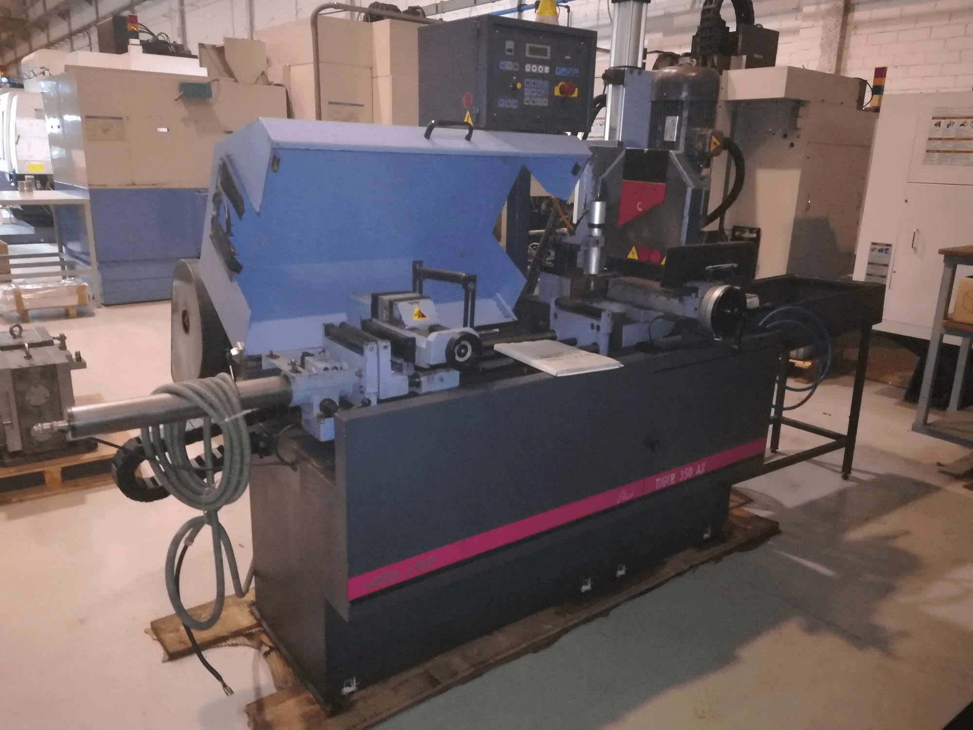 A MEP TIGER 350 AX gép elölnézete