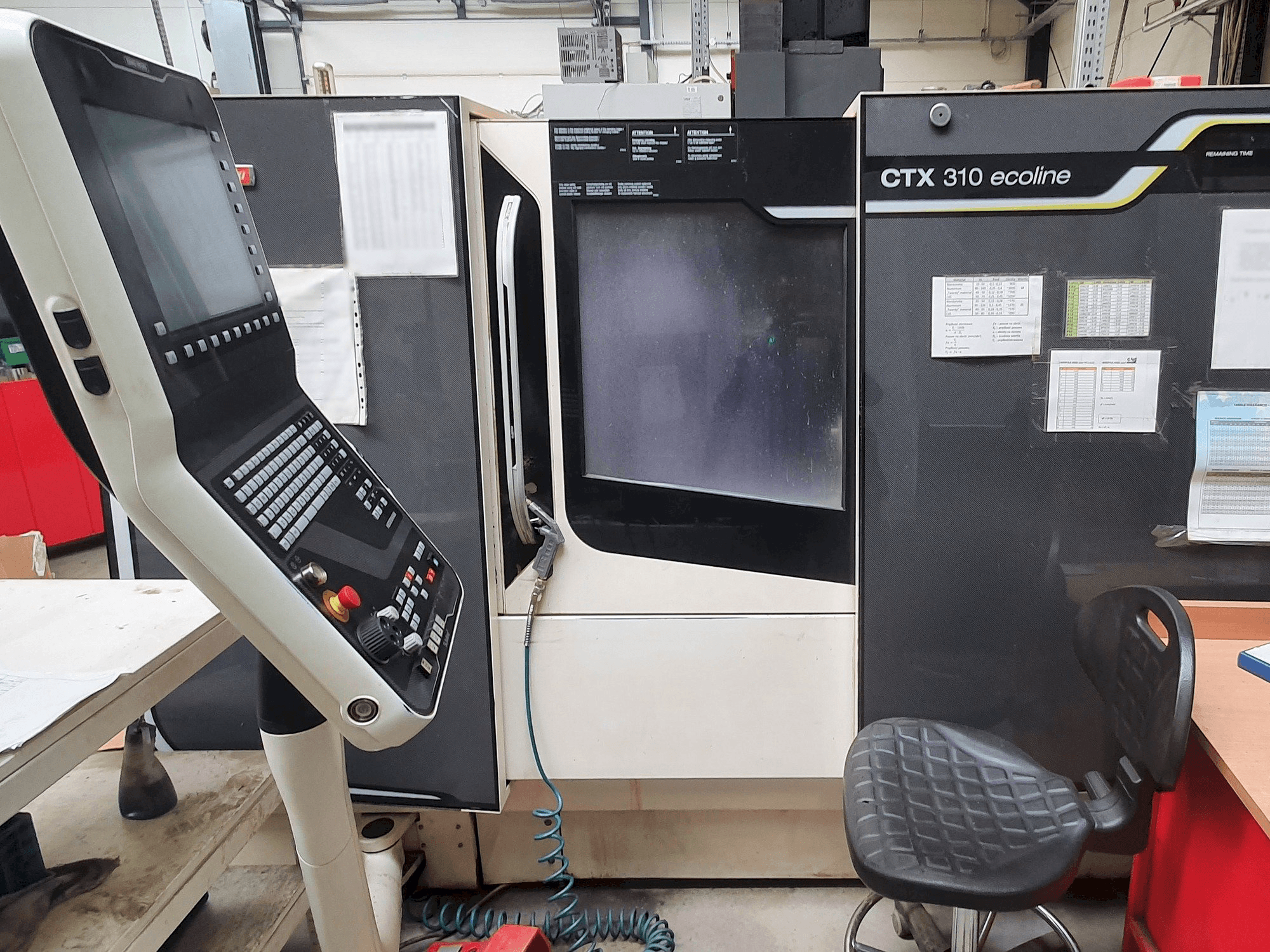 A DMG MORI SEIKI CTX gép elölnézete