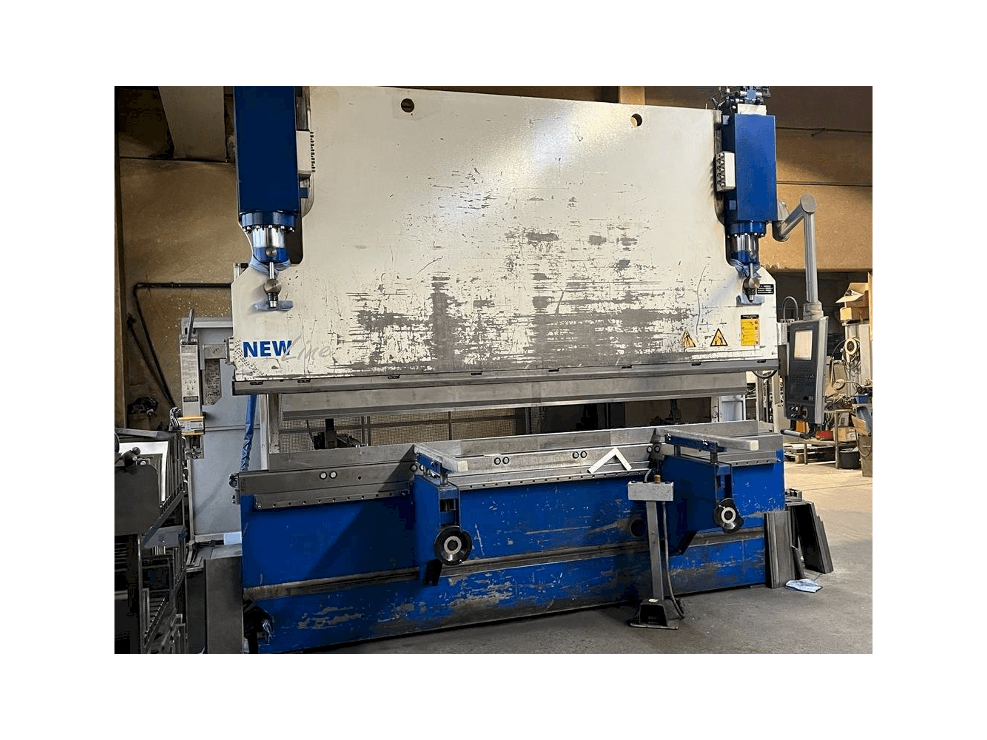 A GWF MENGELE HB 175-30/35 gép elölnézete