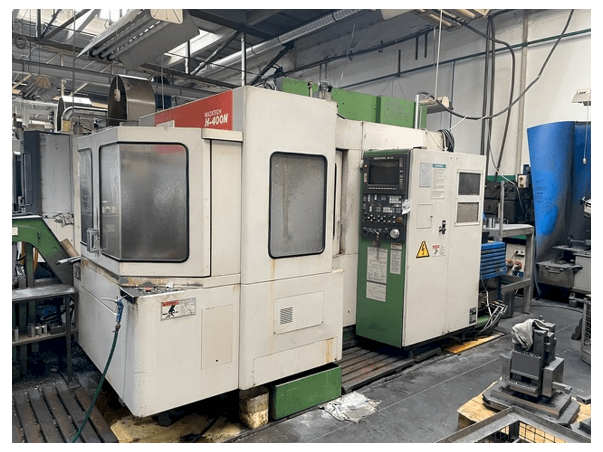 A Mazak H-400N gép elölnézete