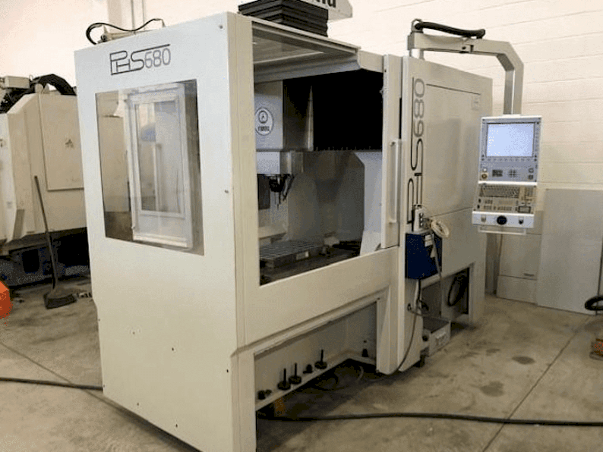 A FAMU PHS 680 gép elölnézete