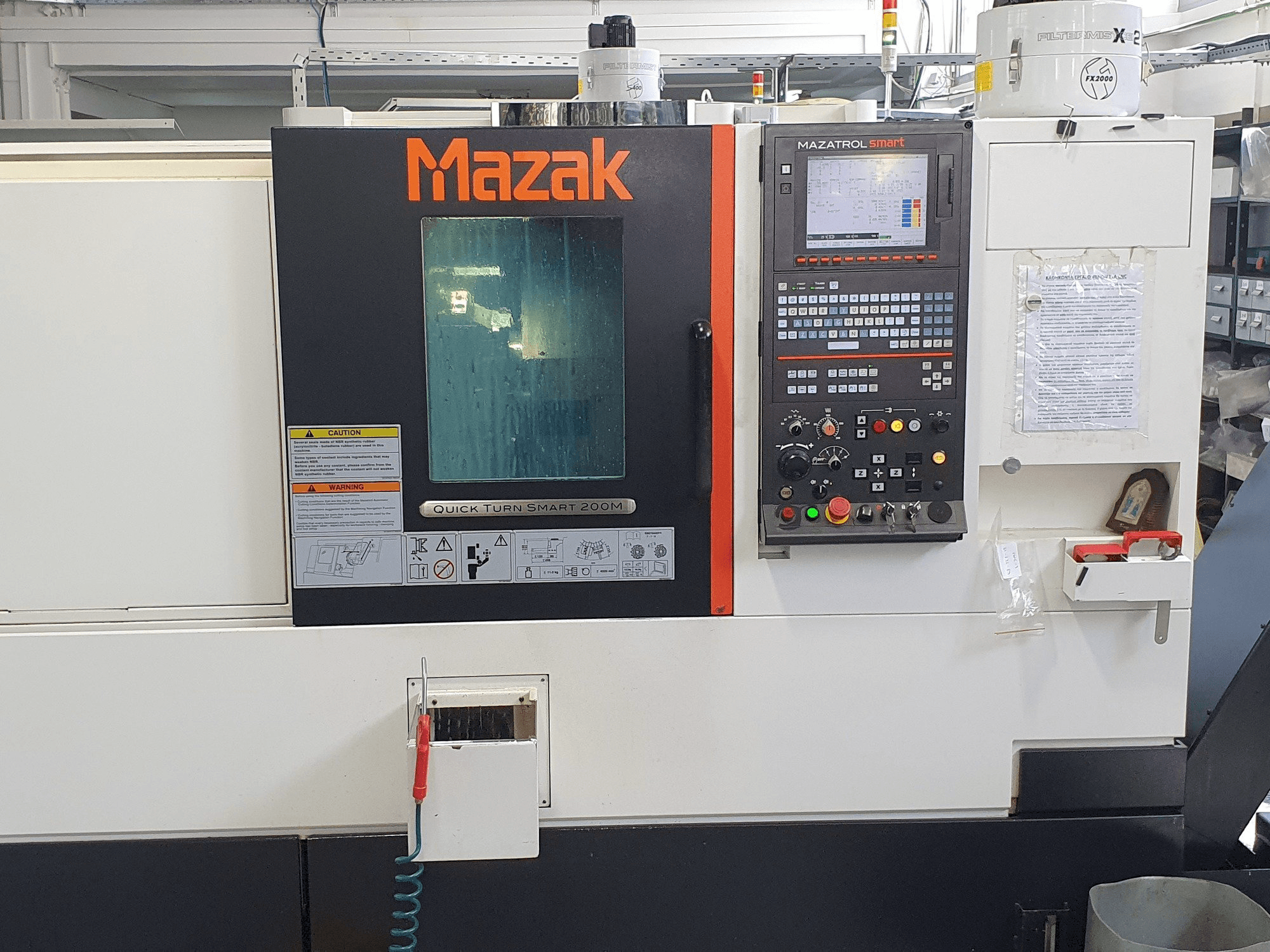 A Mazak QTS200M gép elölnézete