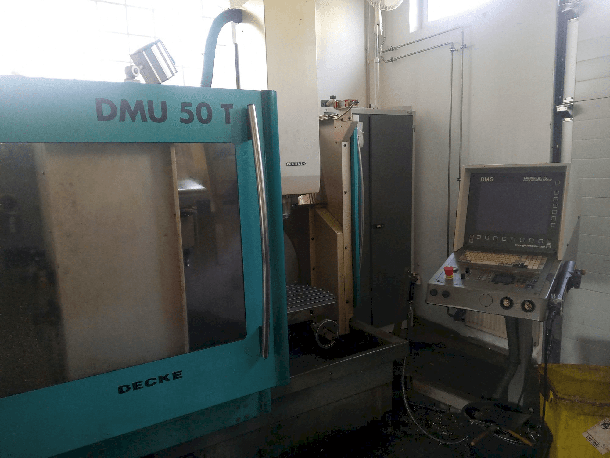A DECKEL MAHO DMU 50 T gép elölnézete