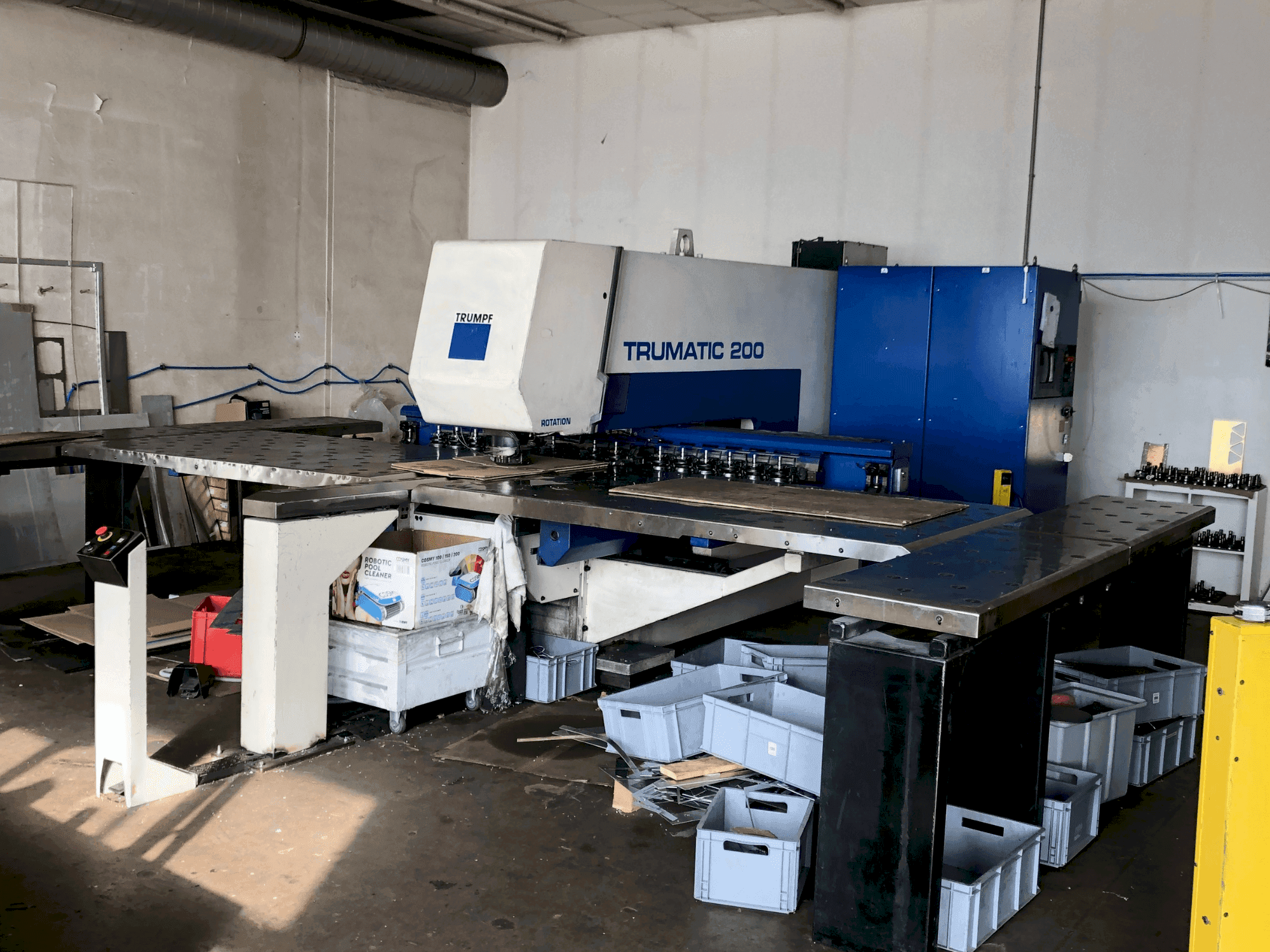 A TRUMPF Trumatic TC200R gép elölnézete