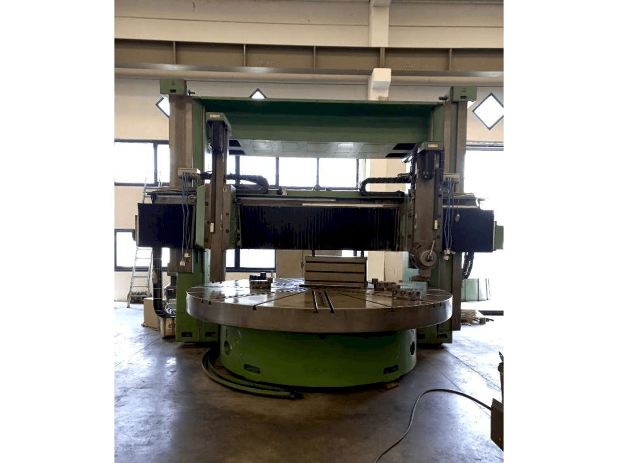 A Titan SC 43 ECS 1400 gép elölnézete