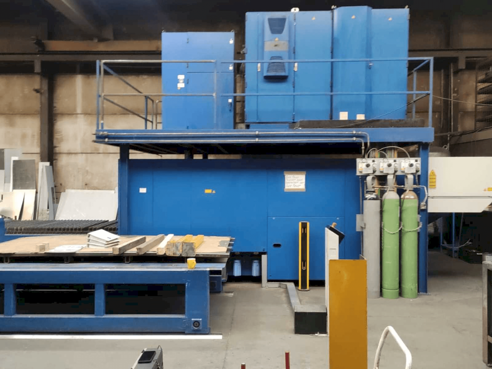 A Trumpf Trulaser 3030 gép elölnézete