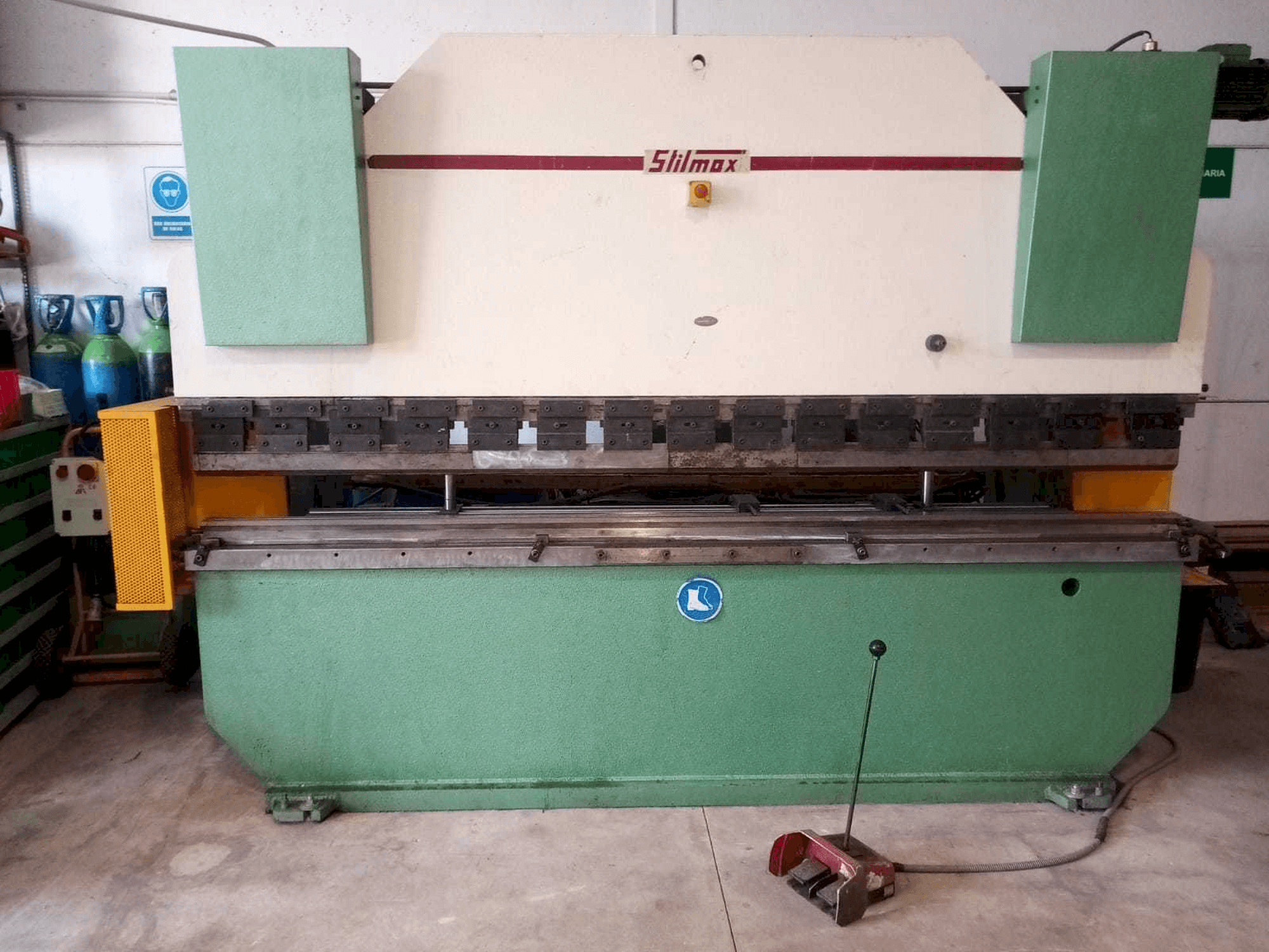 A STILMAX 3100 gép elölnézete
