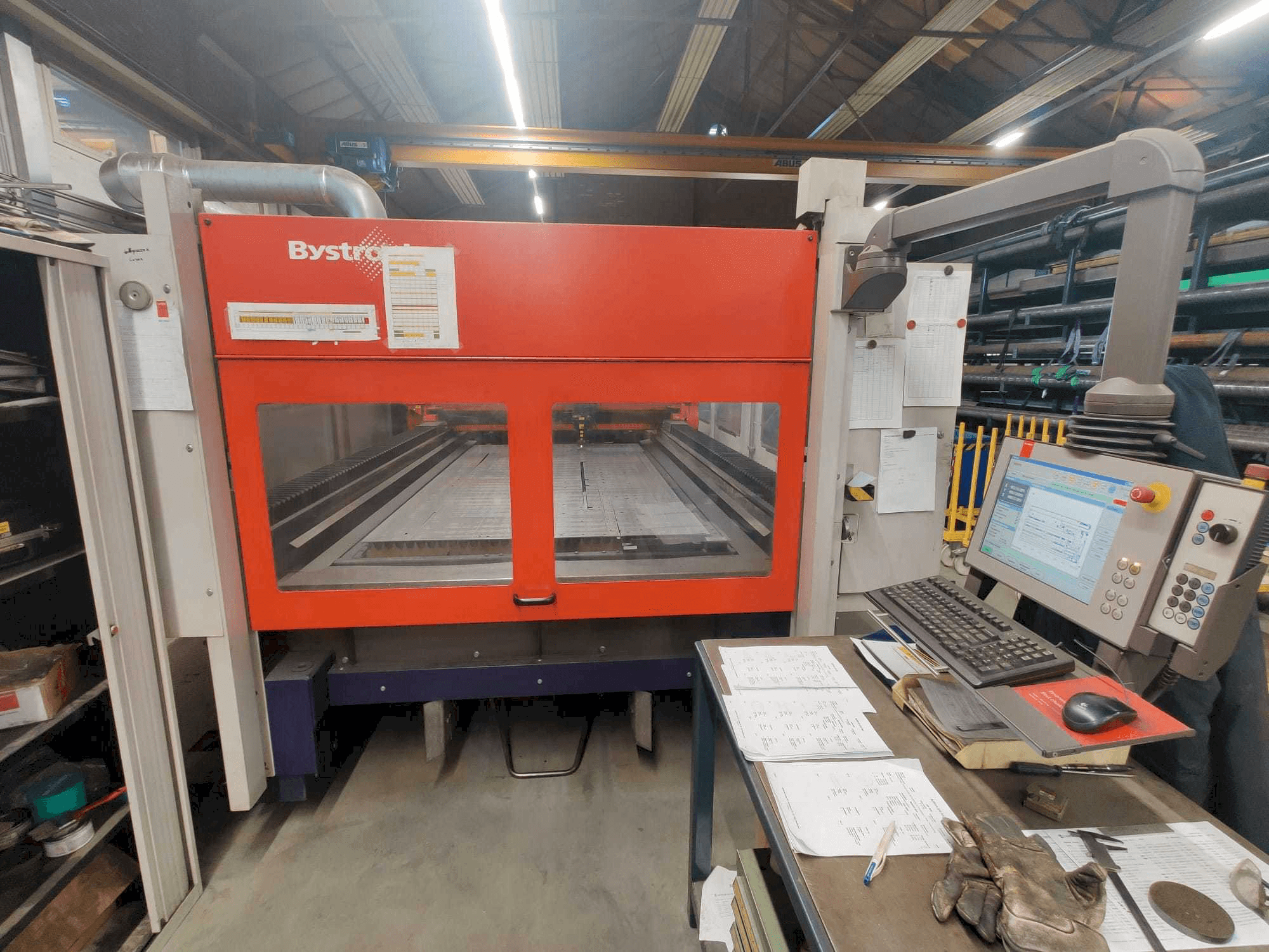 A Bystronic Bysprint 3015 gép elölnézete