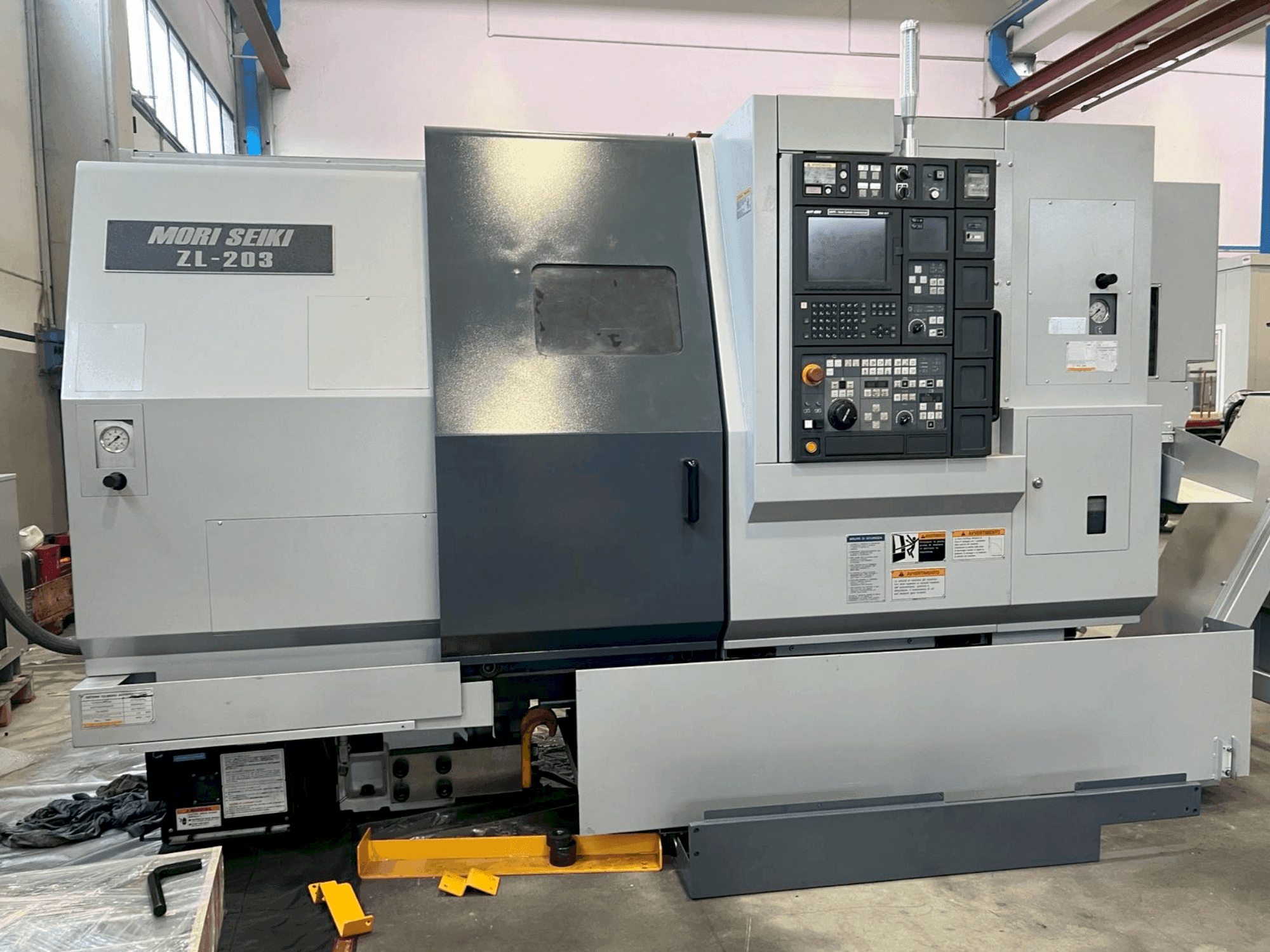 A MORI SEIKI ZL-203SMC gép elölnézete