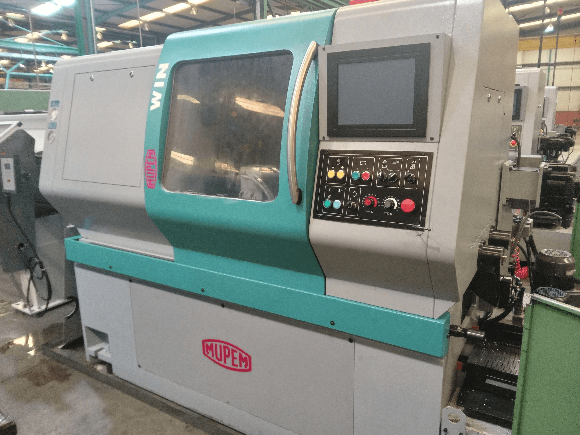 A MUPEM TWIN 6500 gép elölnézete