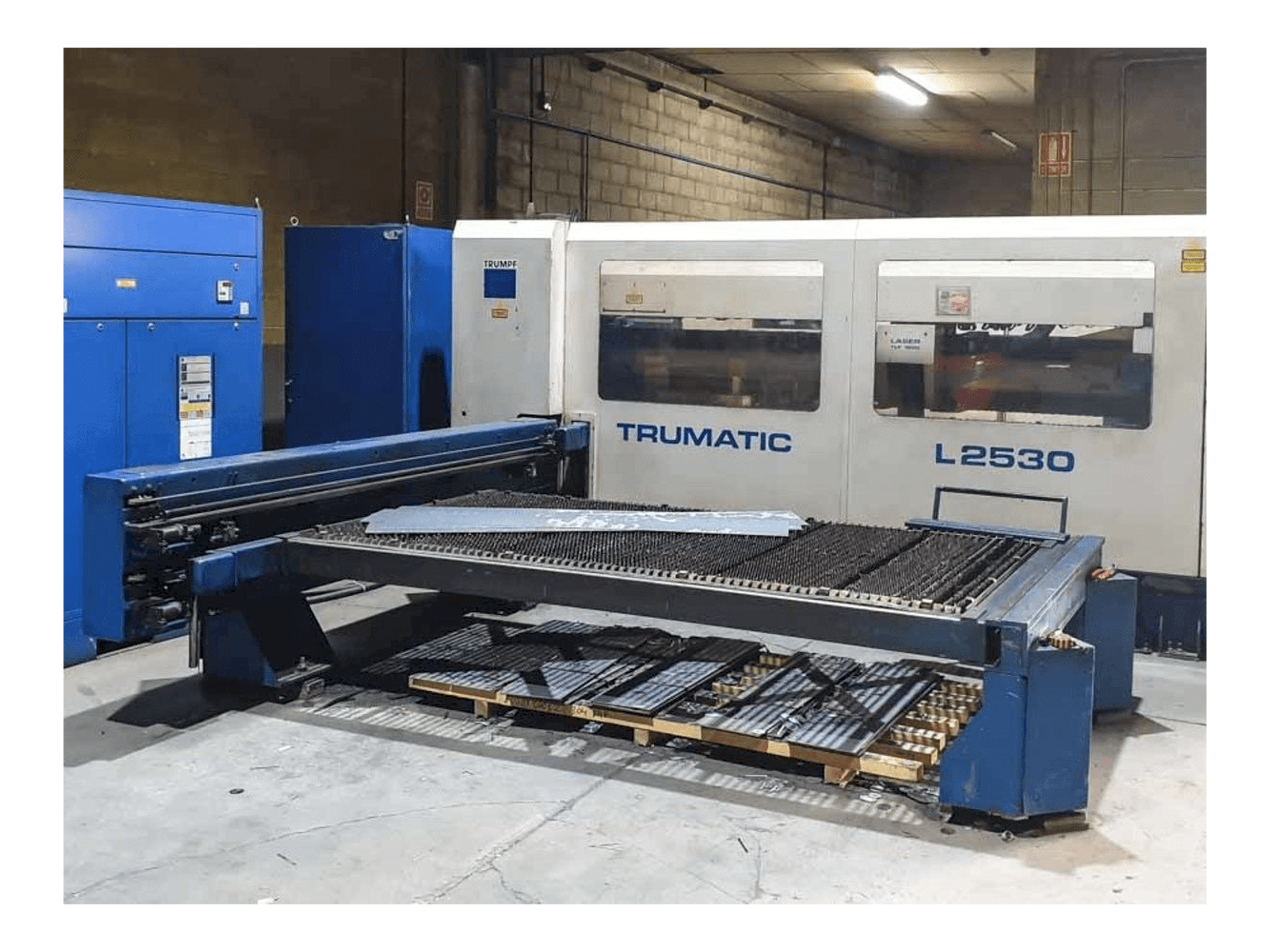 A Trumpf Trumatic L2530 gép elölnézete