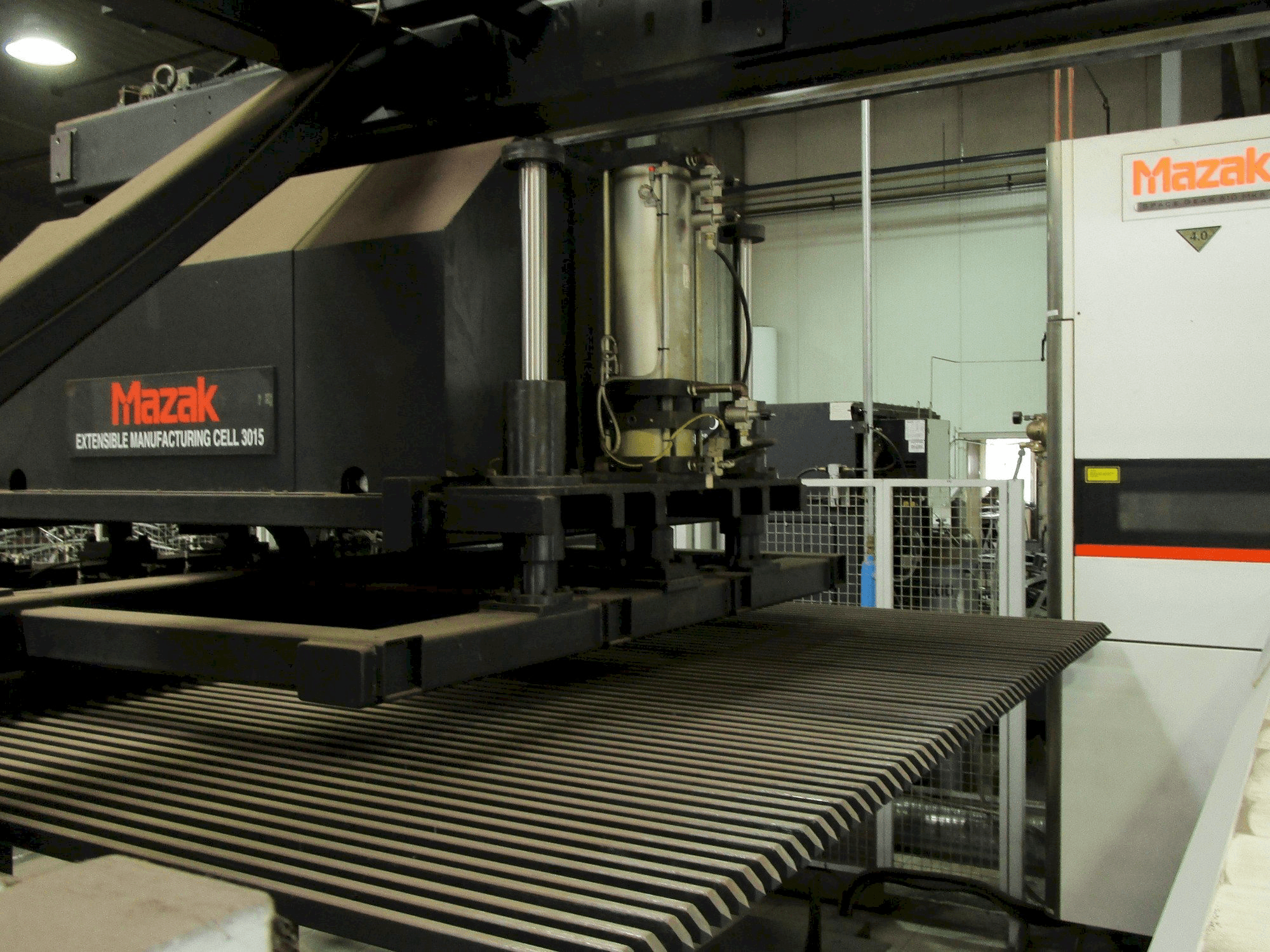 A Mazak Space Gear 510 MKII 4kW gép elölnézete