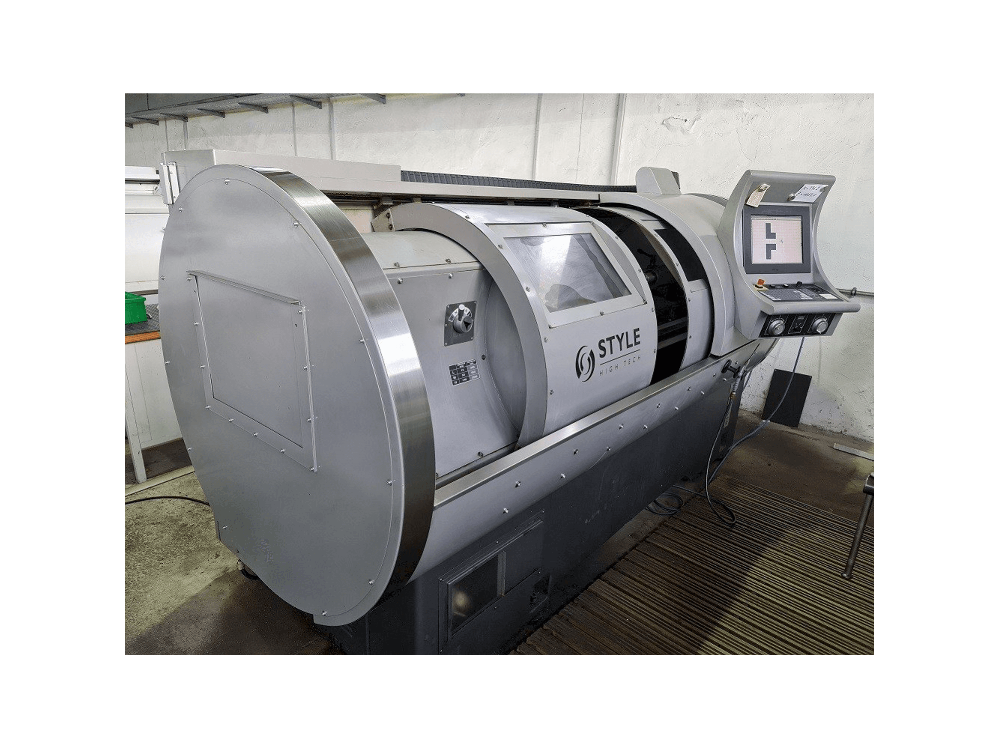 A STYLE 510 X 1350 gép elölnézete