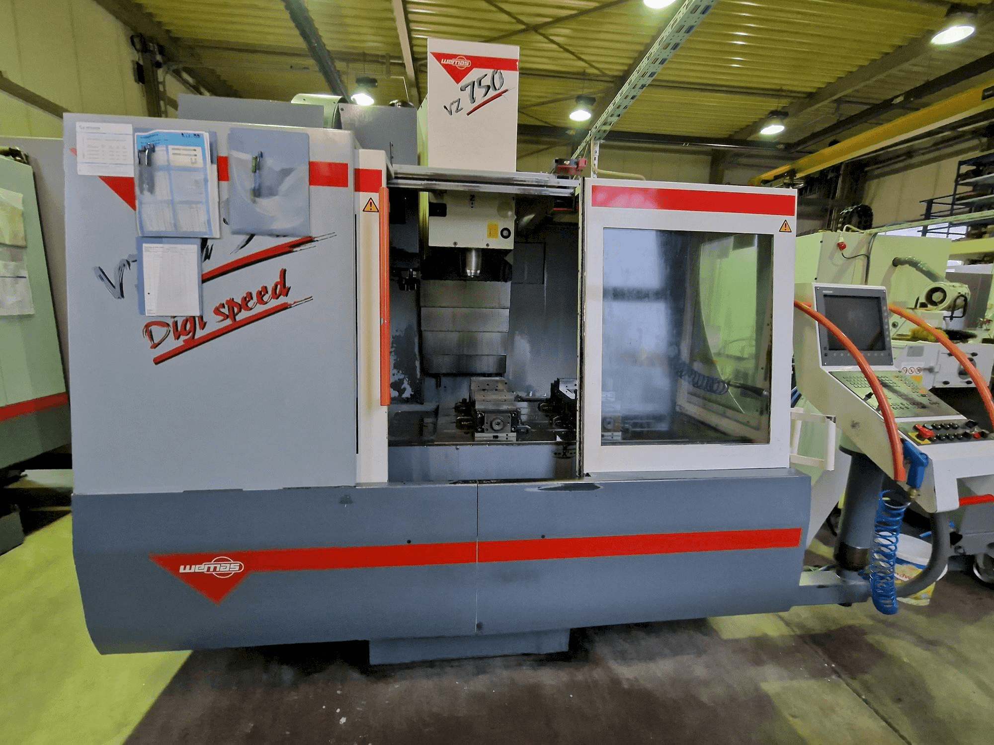 A WEMAS VZ 750 gép elölnézete