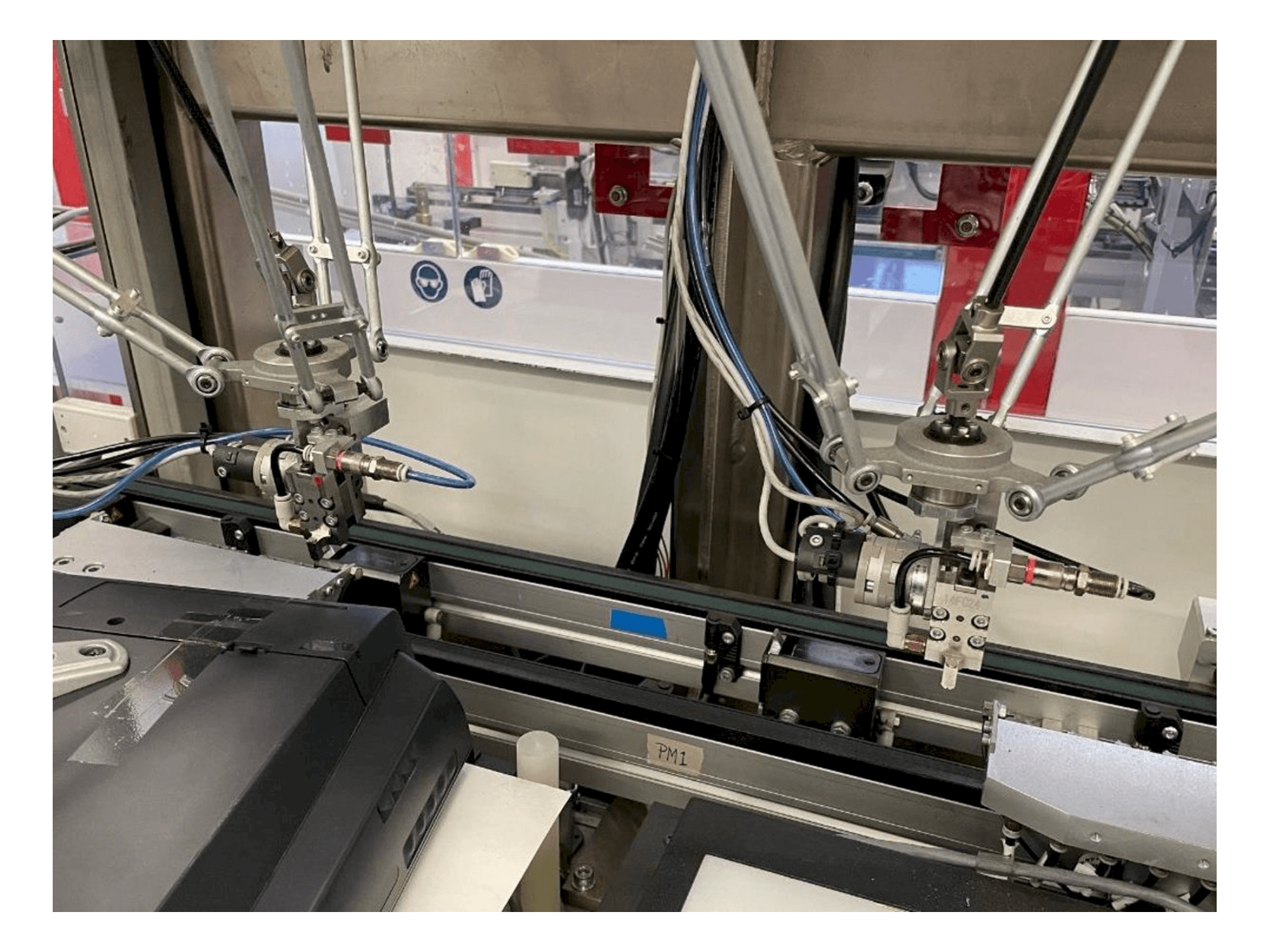 A IMS Tattoo Assembly Line gép elölnézete