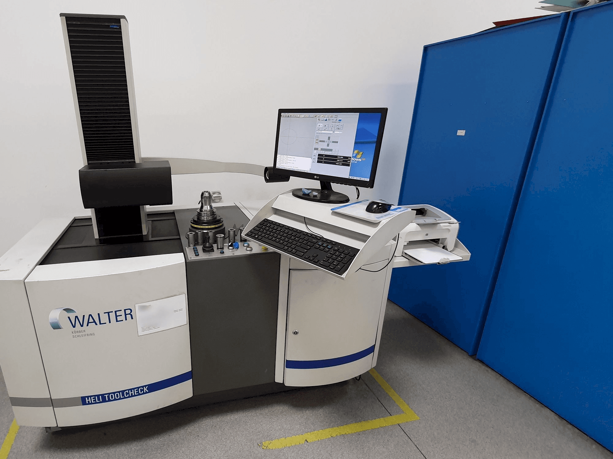 A Walter Heli Toolcheck 3C gép elölnézete